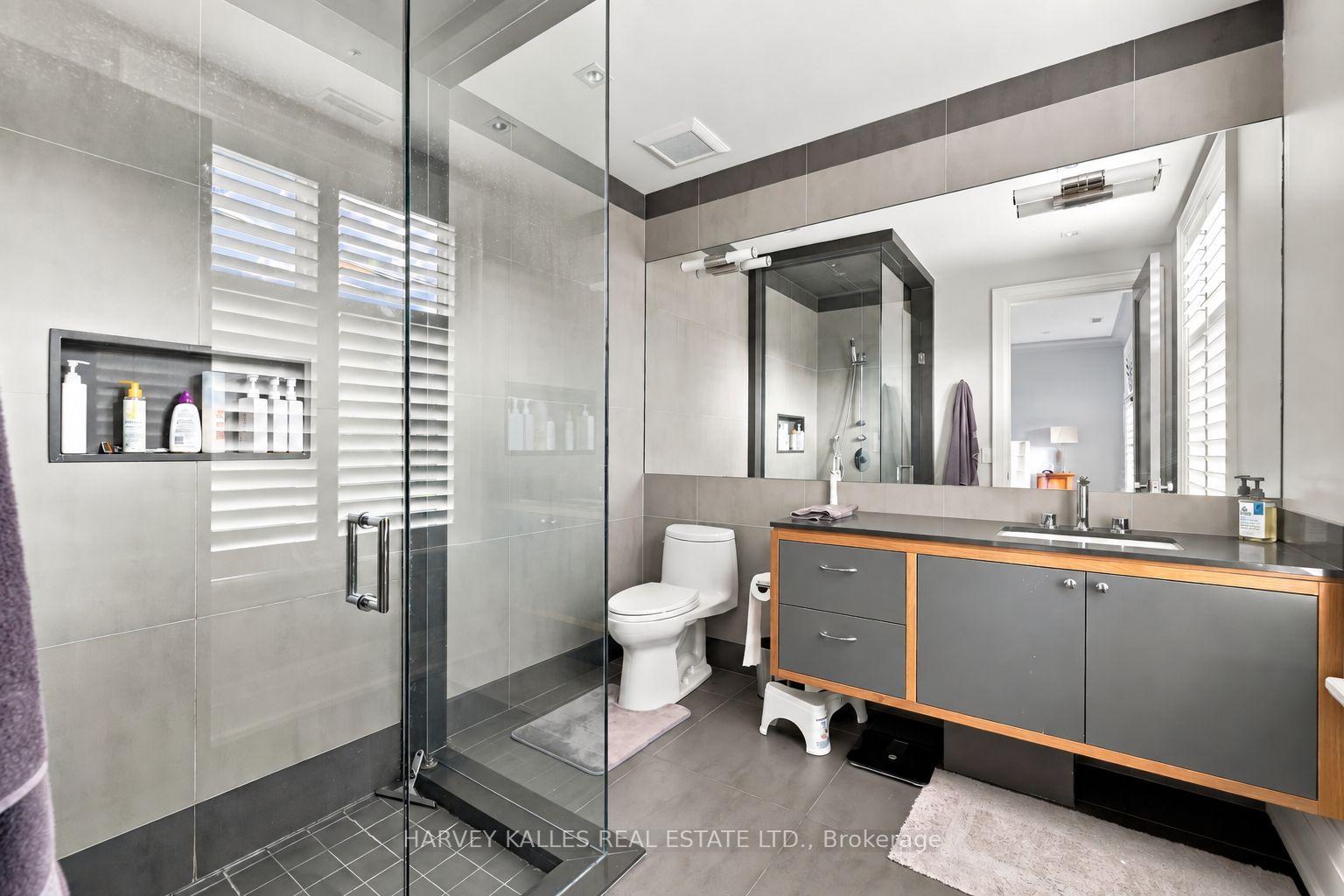 221 Dunvegan Road, Toronto