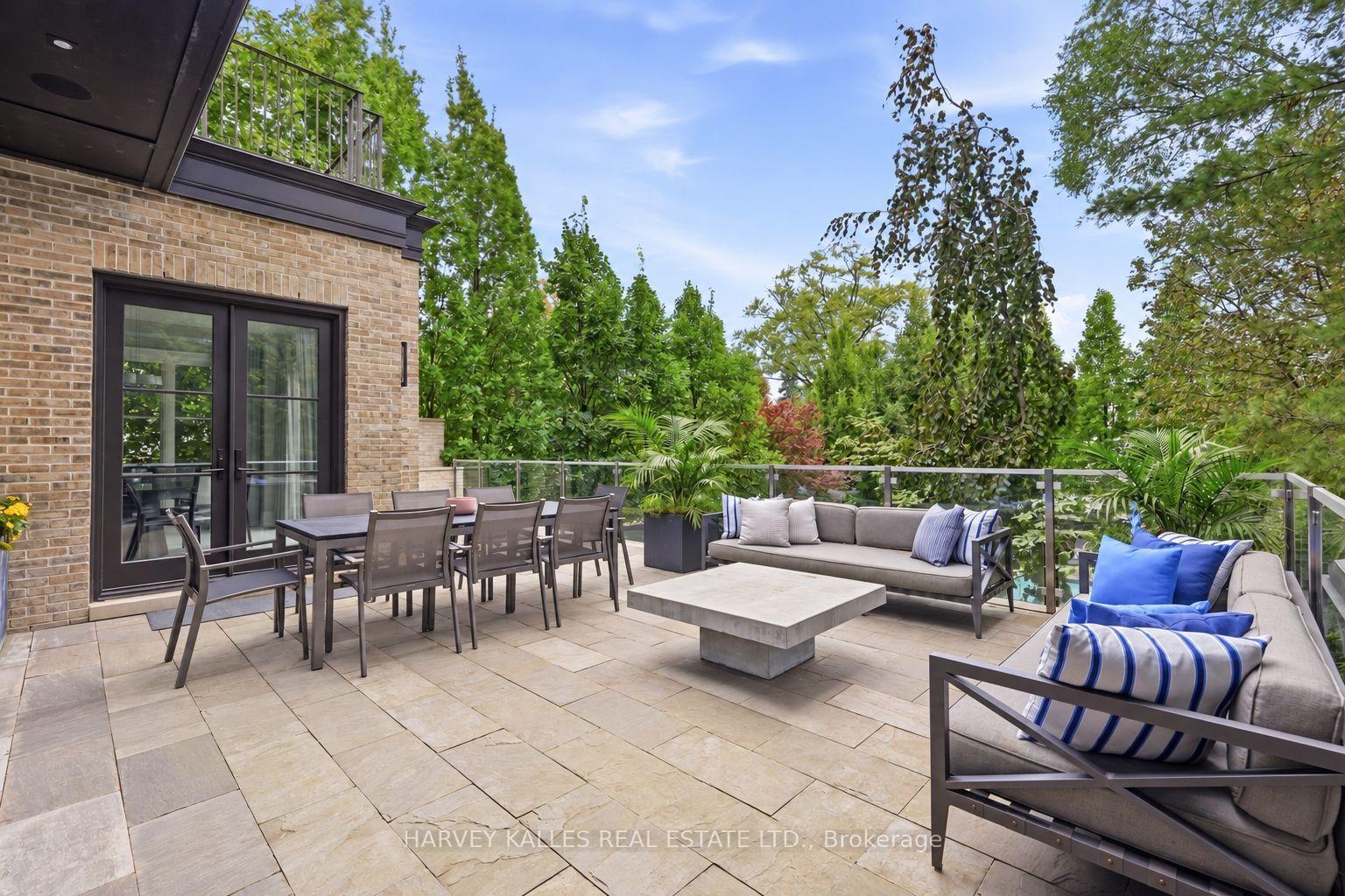 221 Dunvegan Road, Toronto