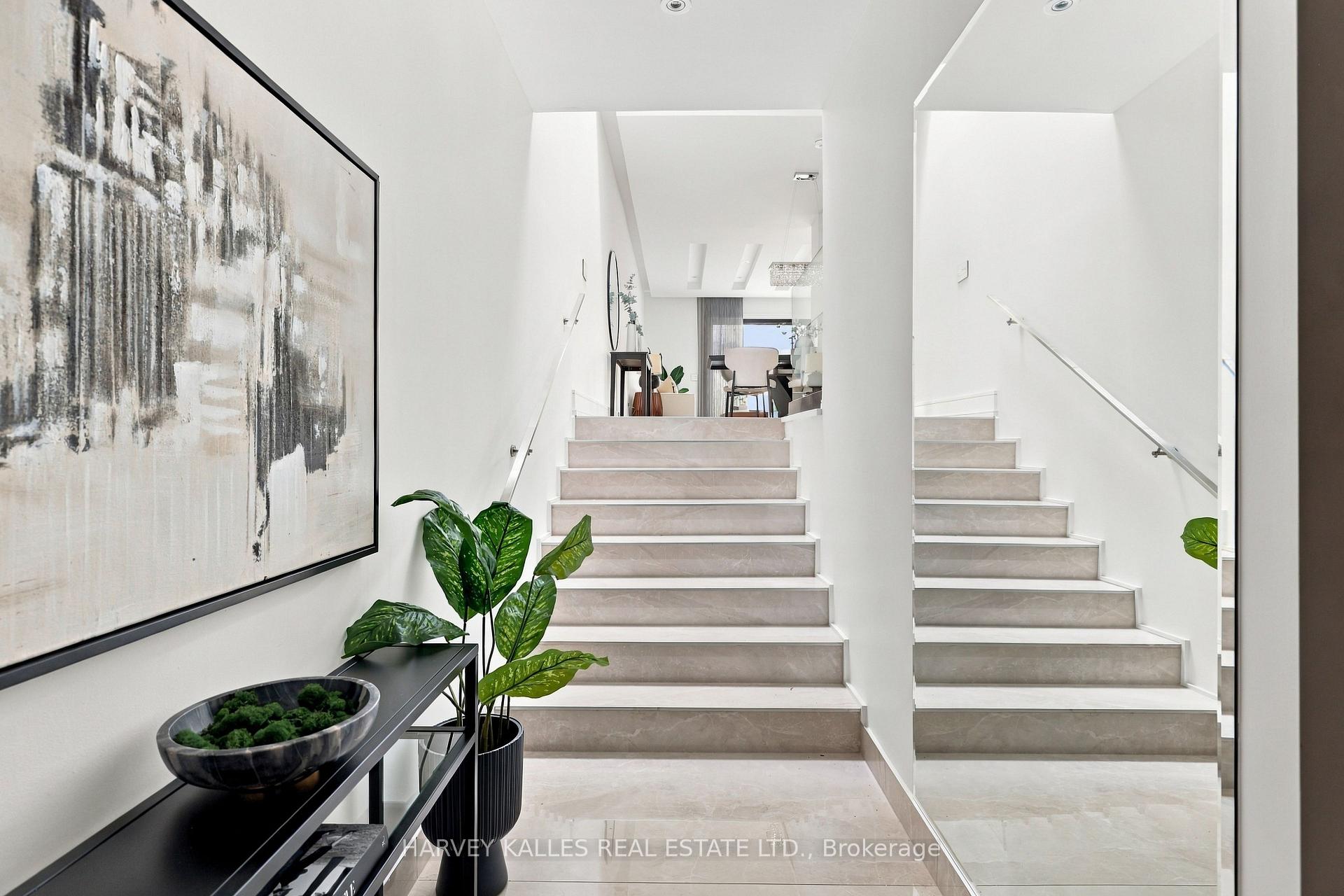 554 St Clements Avenue, Toronto