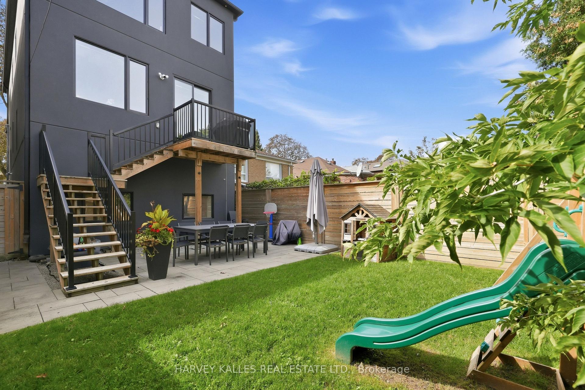 57 Roseneath Gardens, Toronto