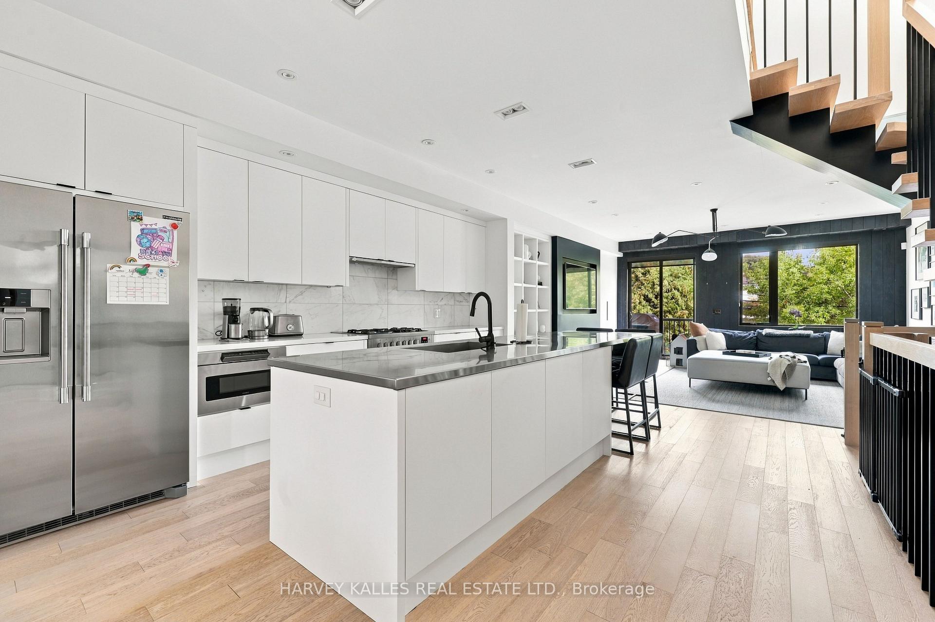 57 Roseneath Gardens, Toronto