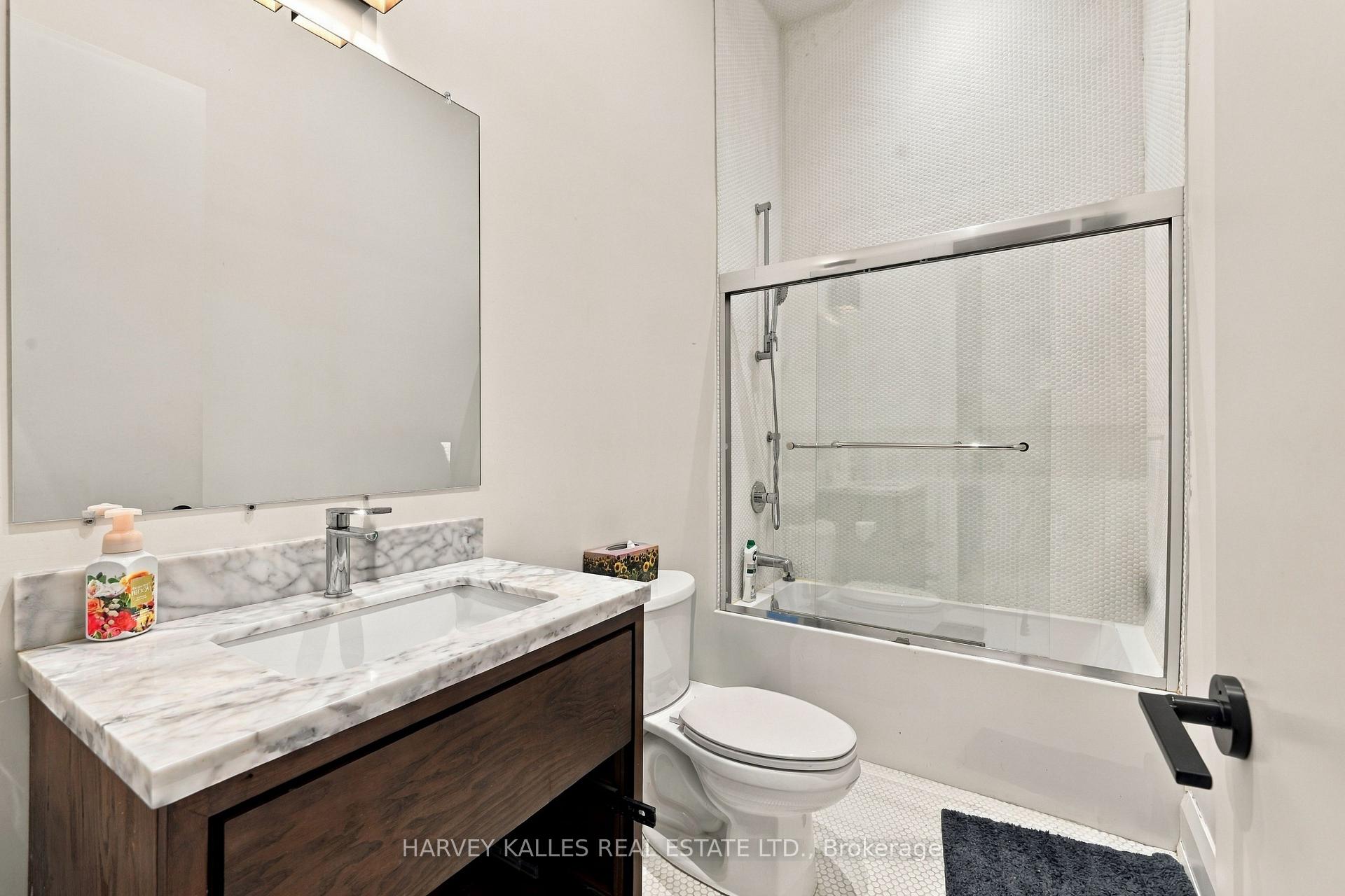 57 Roseneath Gardens, Toronto