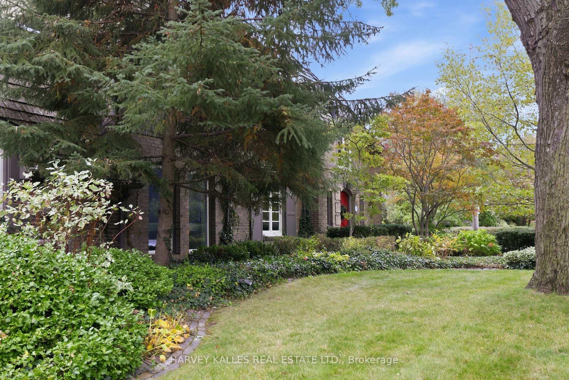 148 Strathallan Boulevard, Toronto