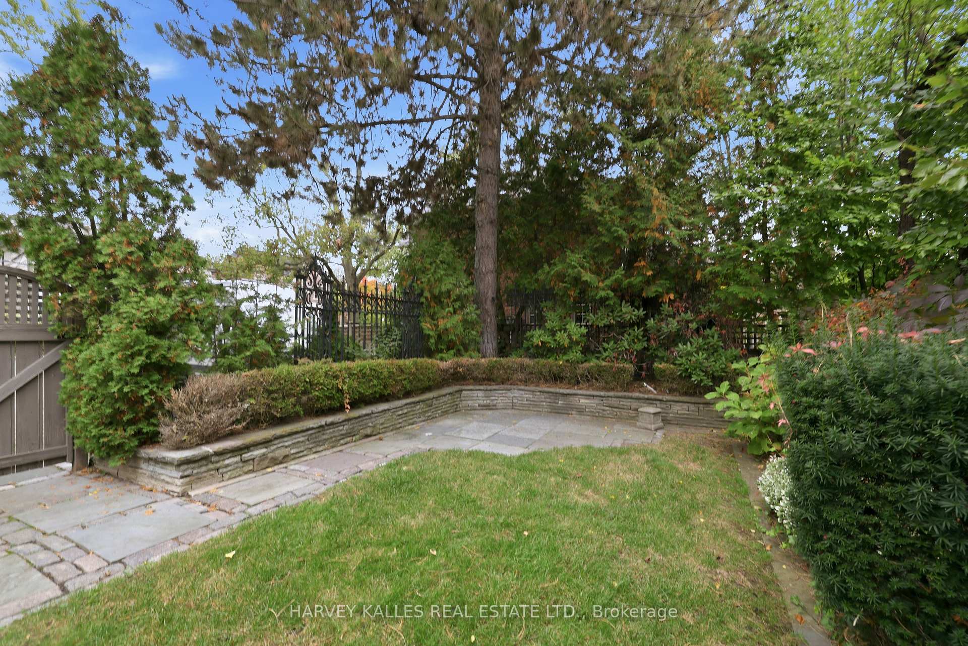 148 Strathallan Boulevard, Toronto