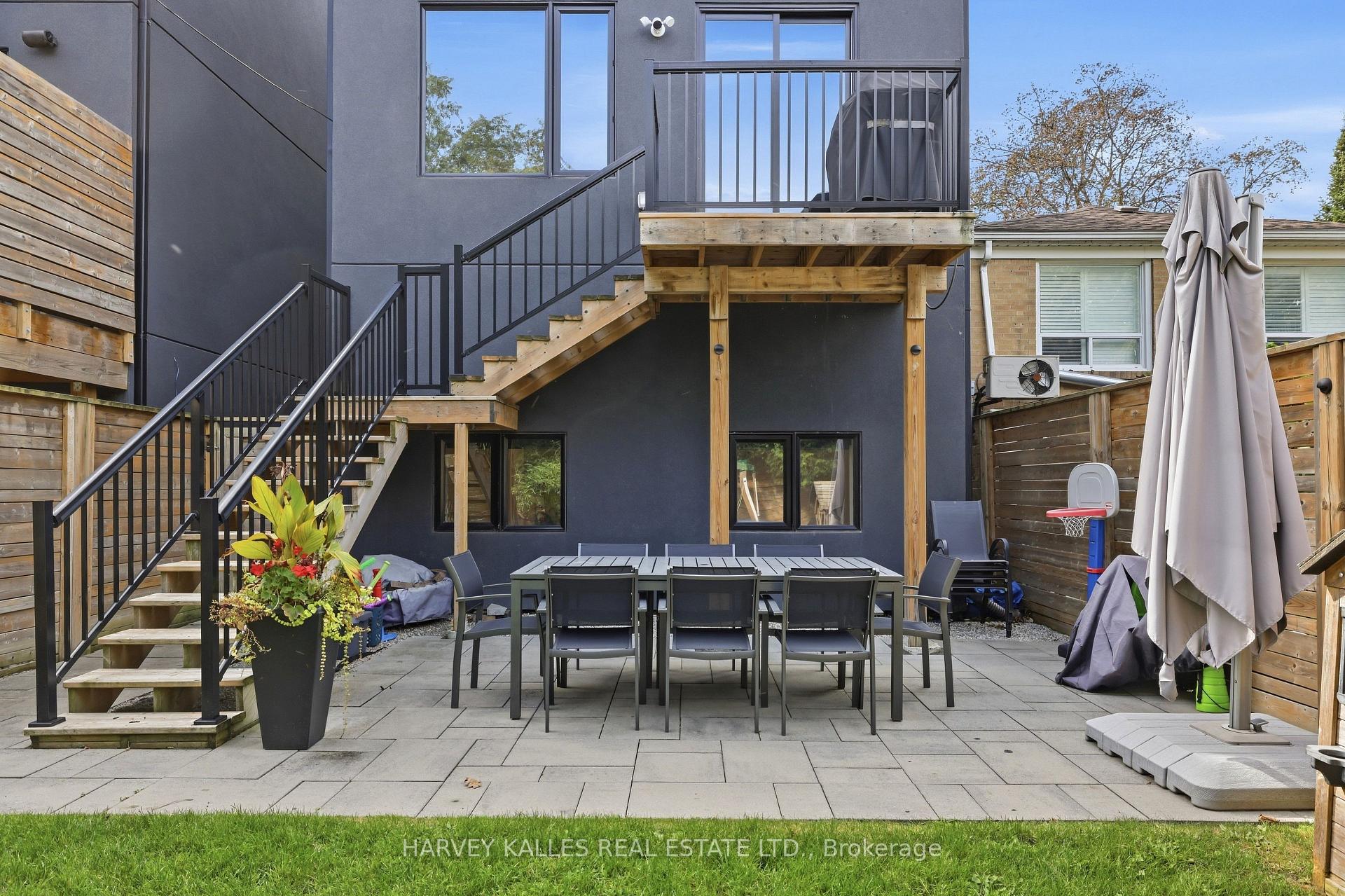 57 Roseneath Gardens, Toronto