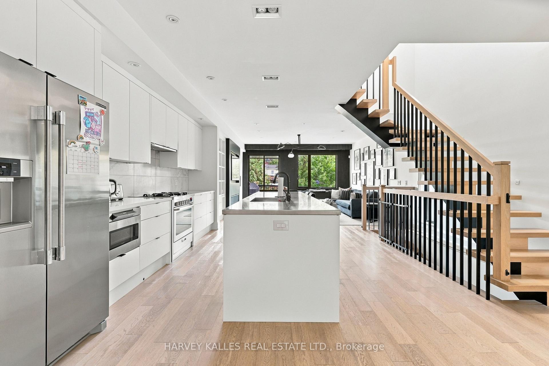57 Roseneath Gardens, Toronto