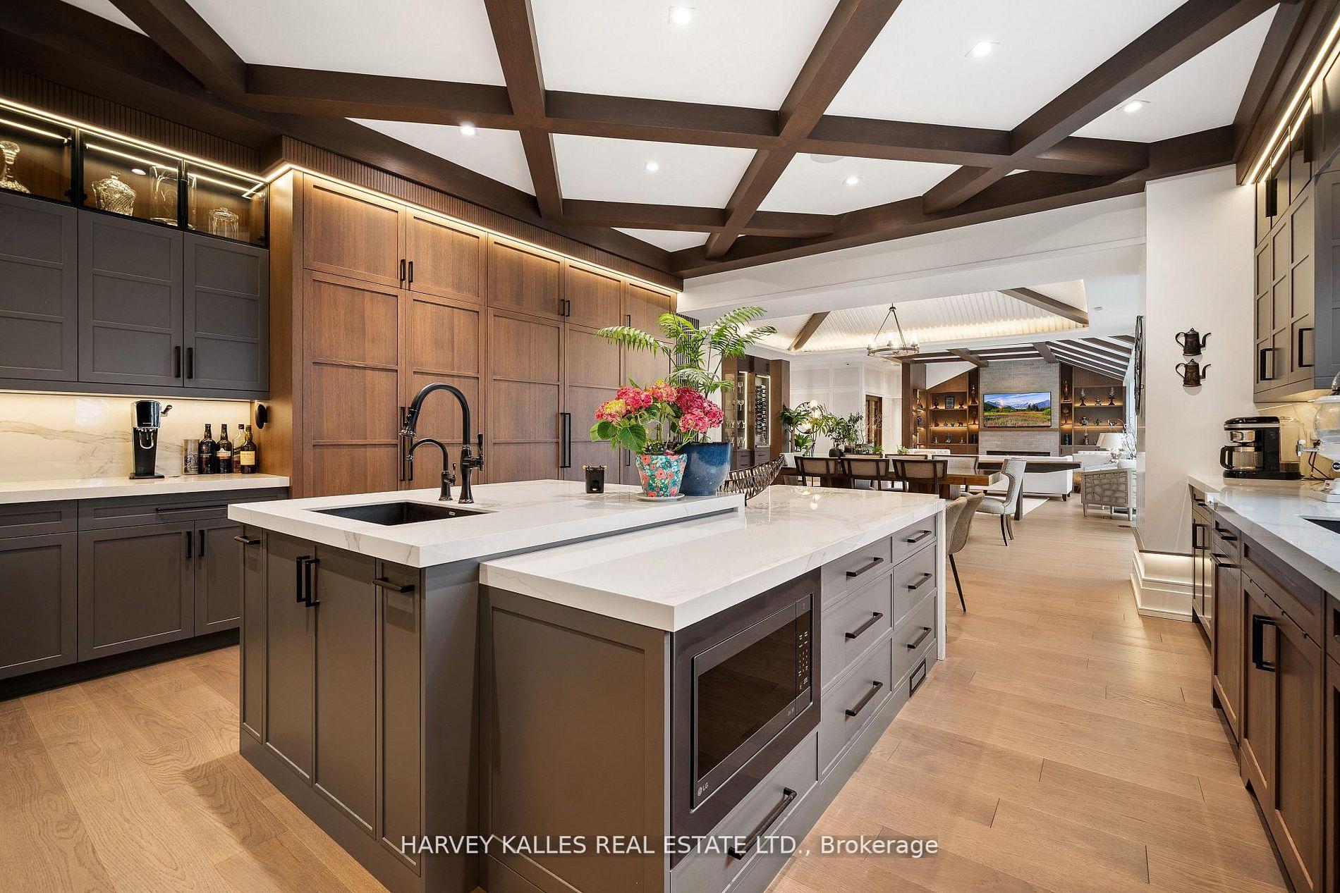 140 Sandringham Drive, Toronto