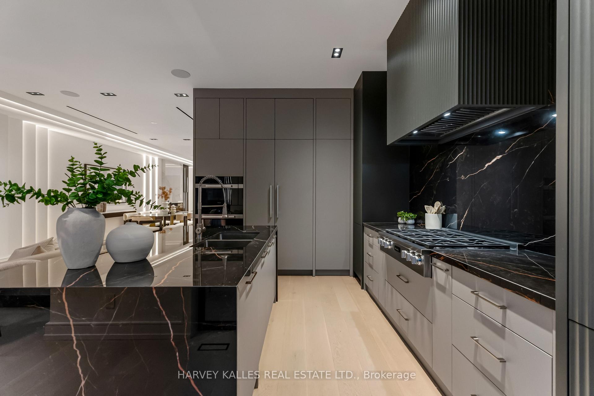33 Saint Hilda's Avenue, Toronto