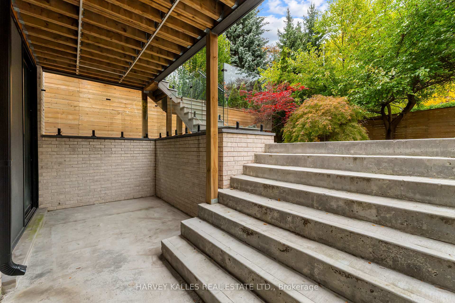 33 Saint Hilda's Avenue, Toronto