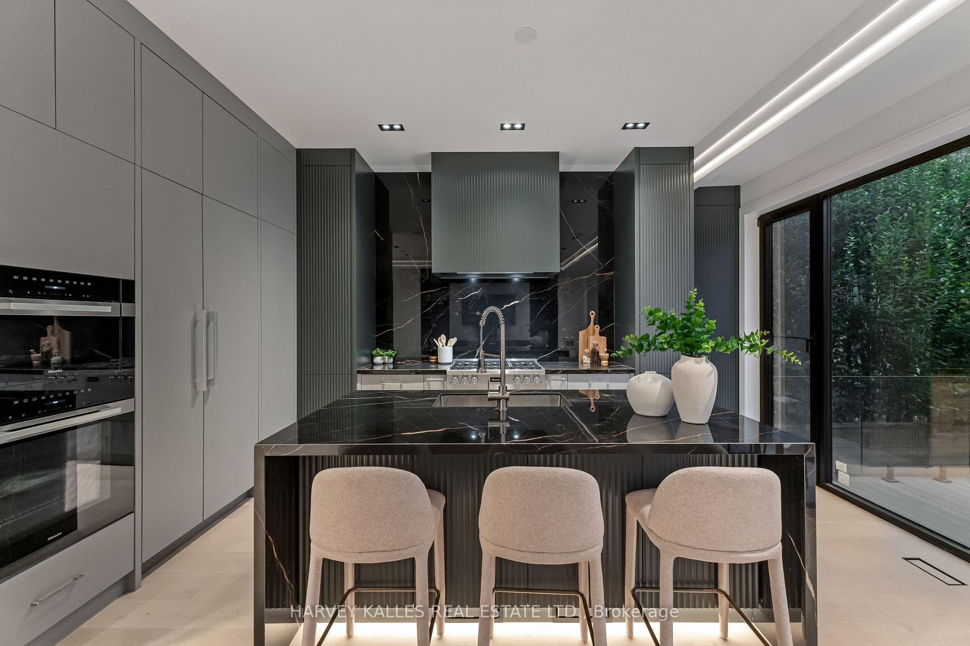33 Saint Hilda's Avenue, Toronto