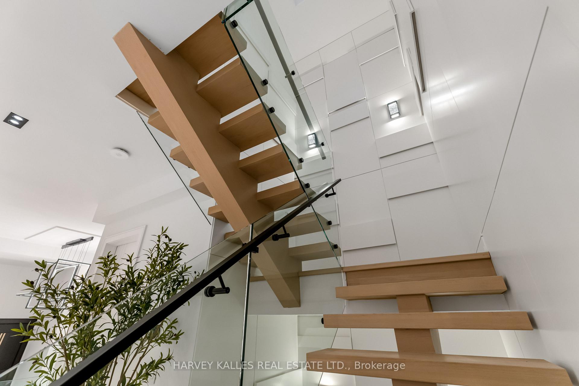 33 Saint Hilda's Avenue, Toronto