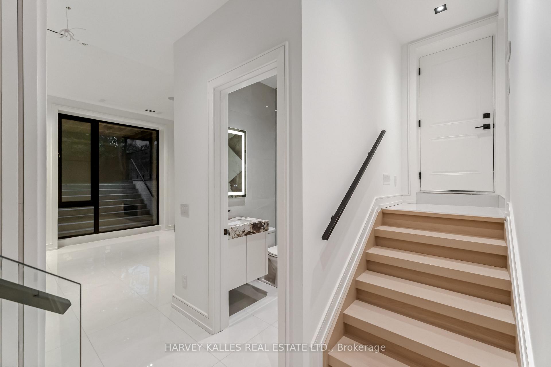 33 Saint Hilda's Avenue, Toronto