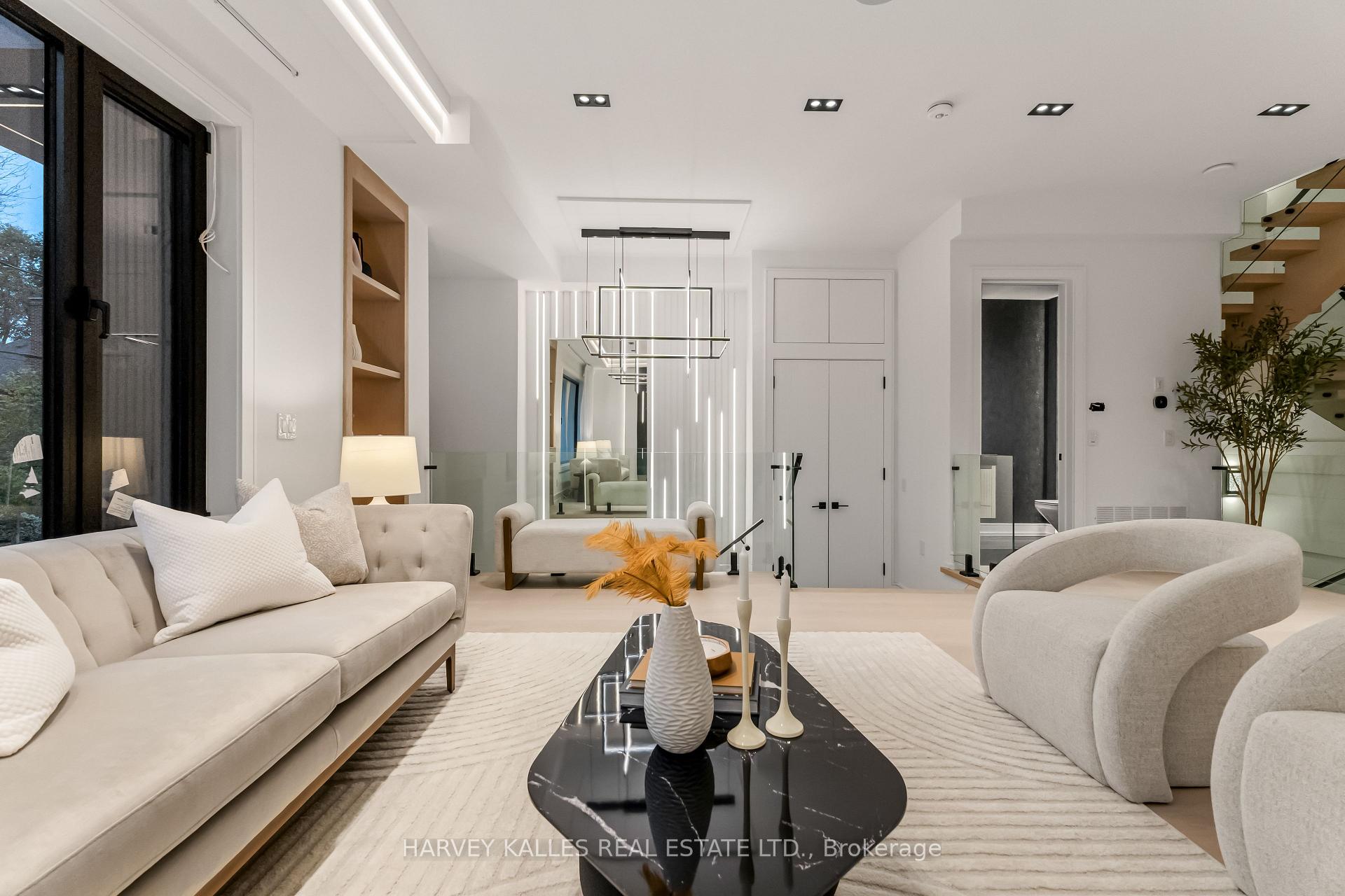 33 Saint Hilda's Avenue, Toronto