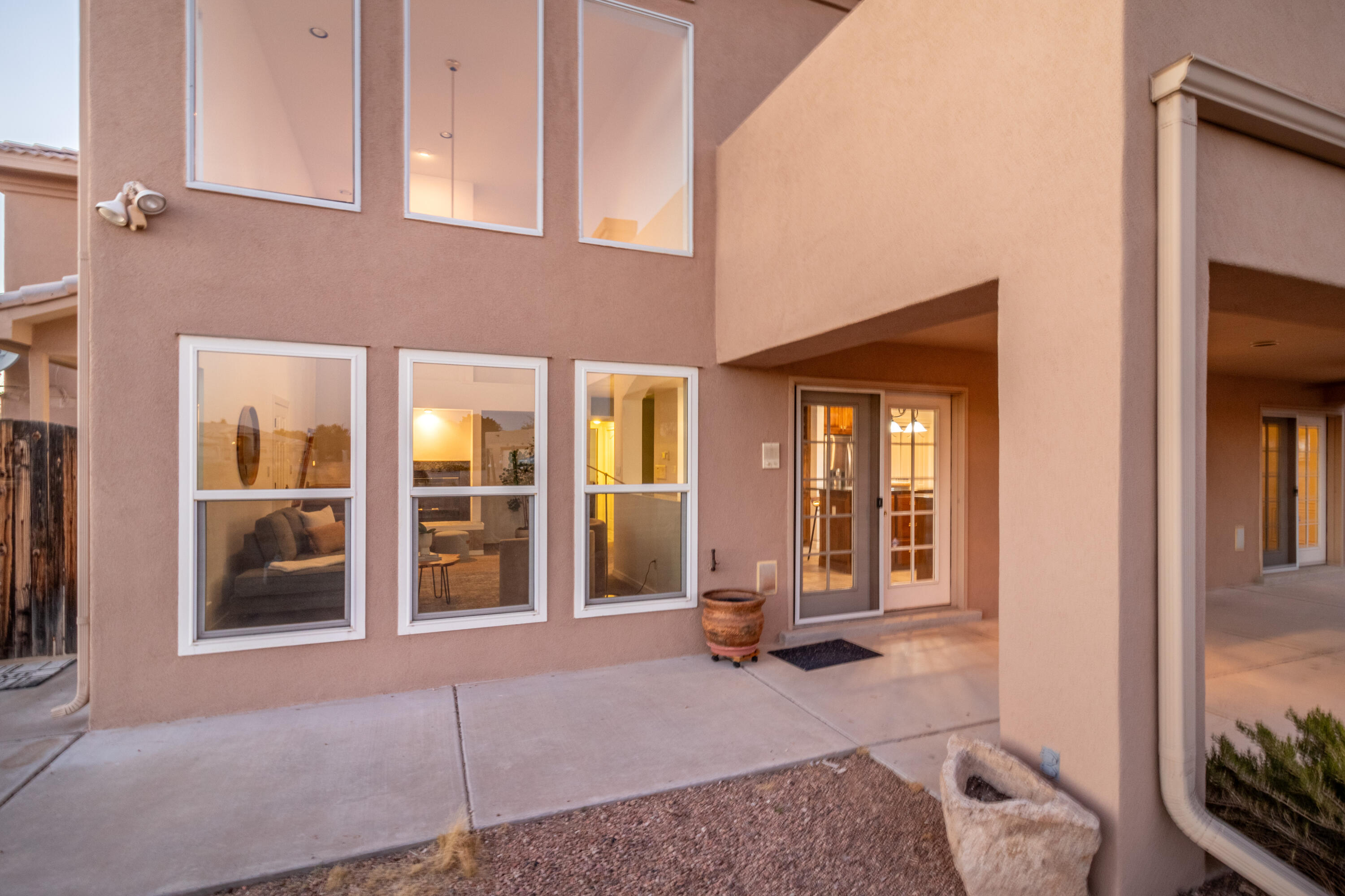 7720 Venice Avenue NE