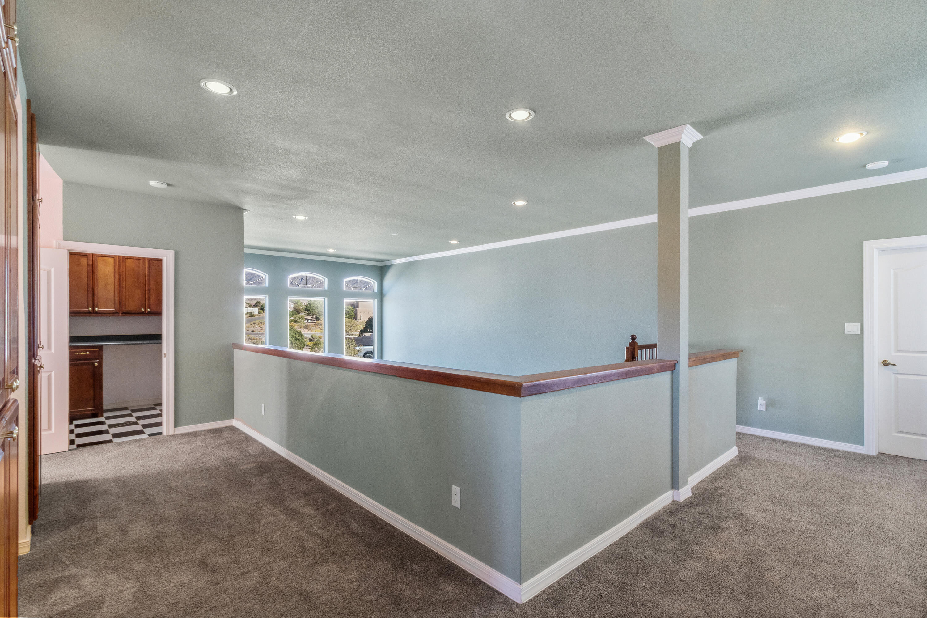 7720 Venice Avenue NE