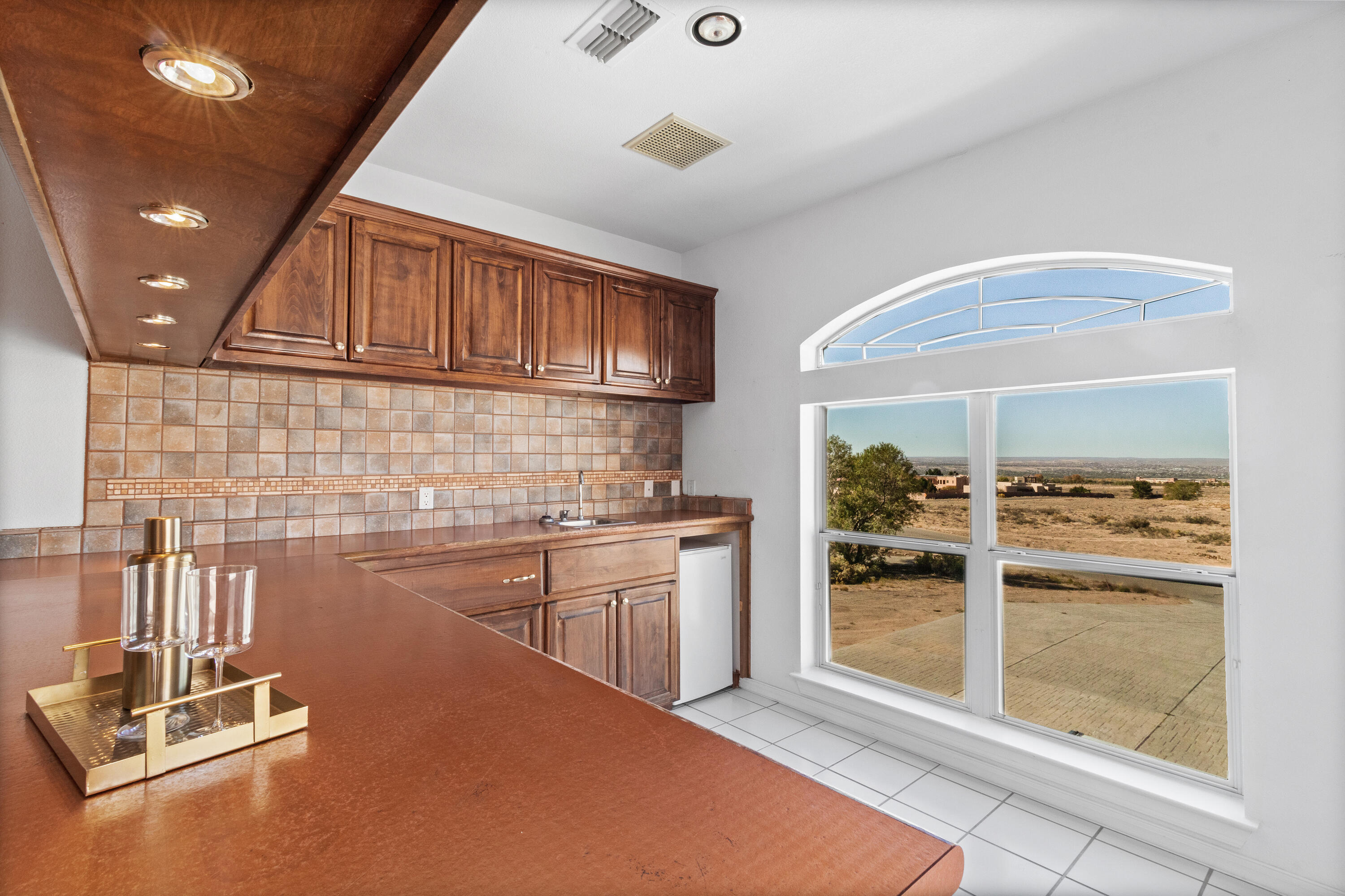 7720 Venice Avenue NE