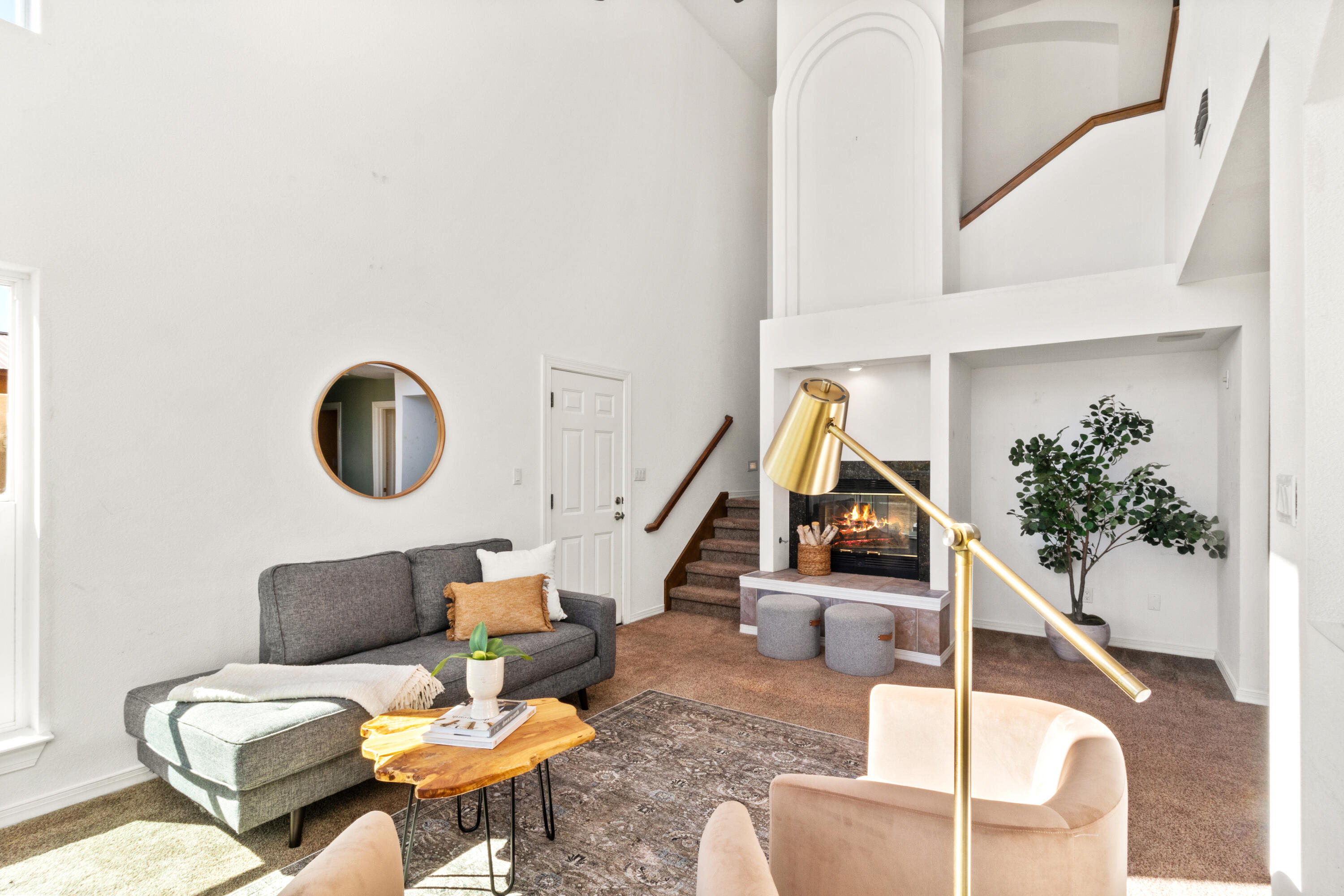 7720 Venice Avenue NE