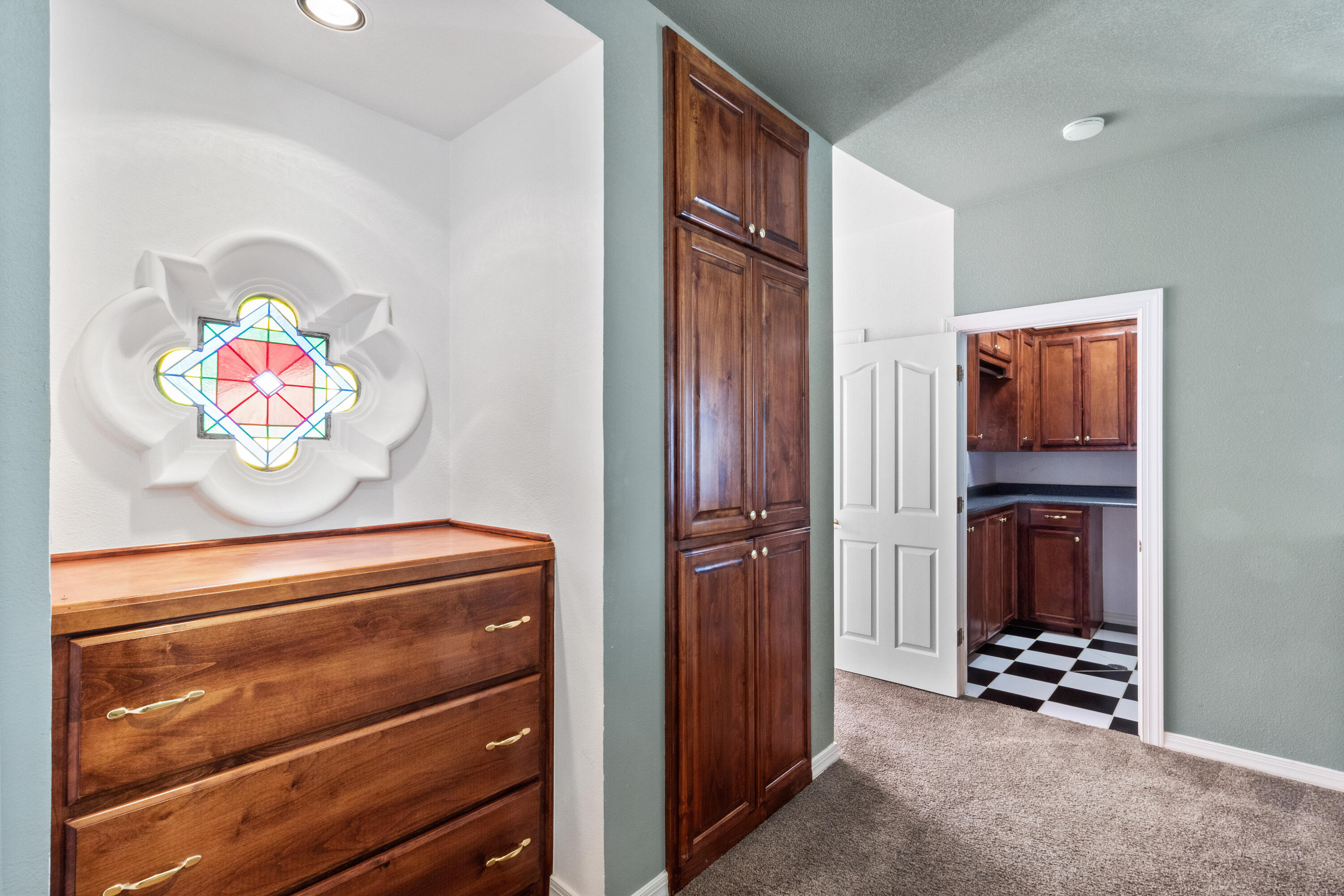 7720 Venice Avenue NE