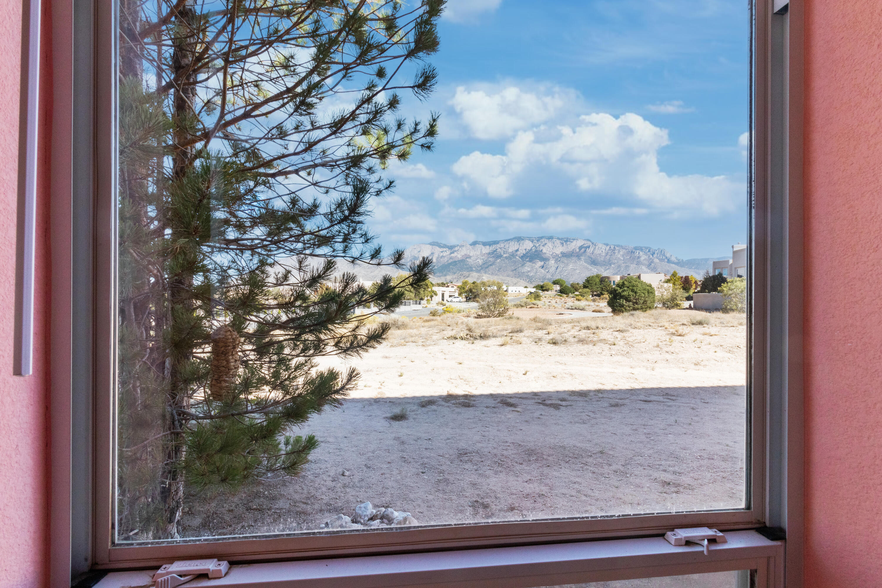 7720 Venice Avenue NE