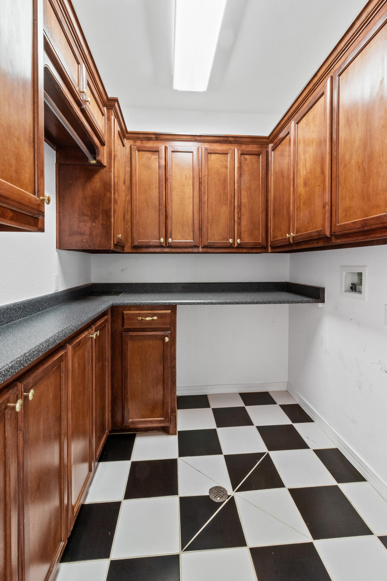 7720 Venice Avenue NE