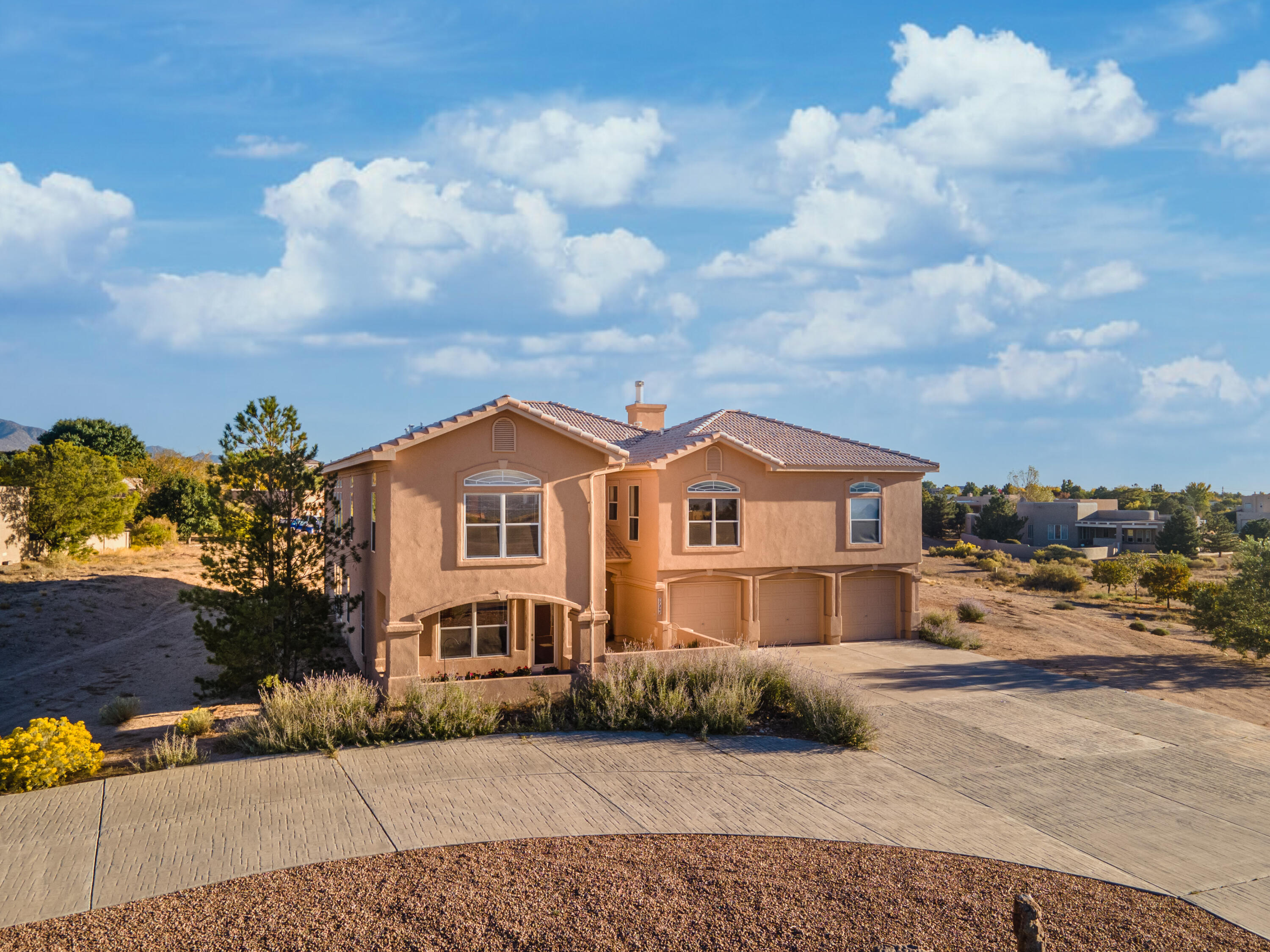 7720 Venice Avenue NE