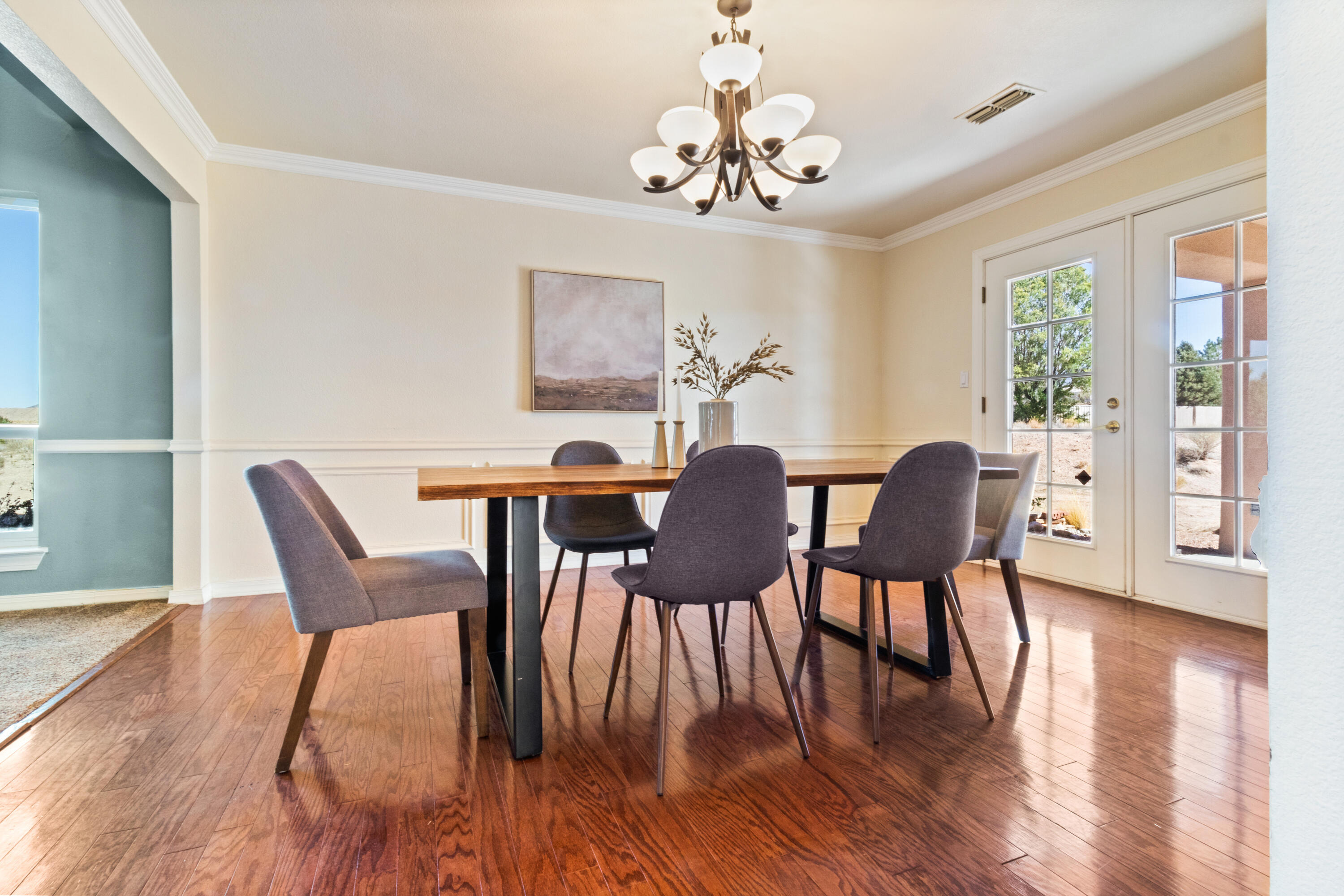 7720 Venice Avenue NE