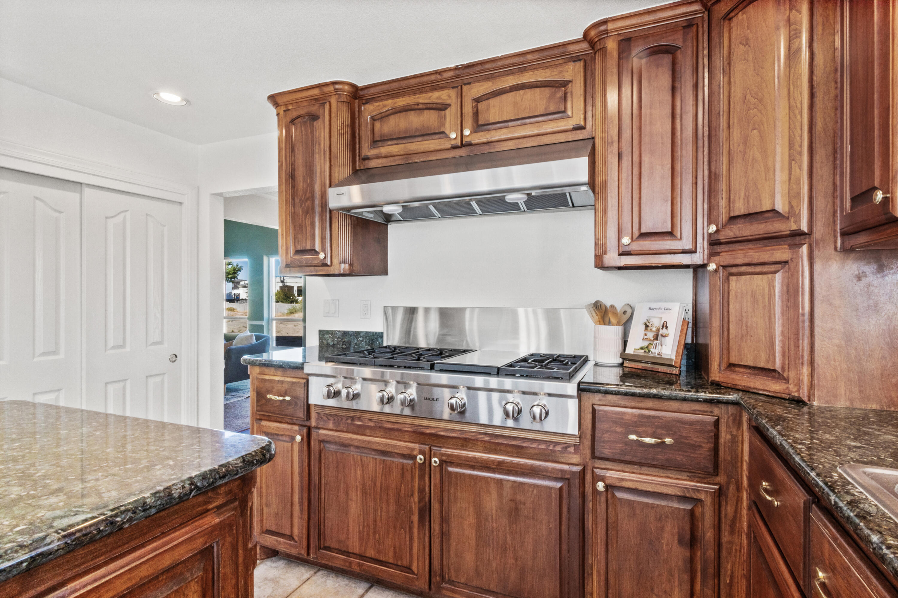 7720 Venice Avenue NE