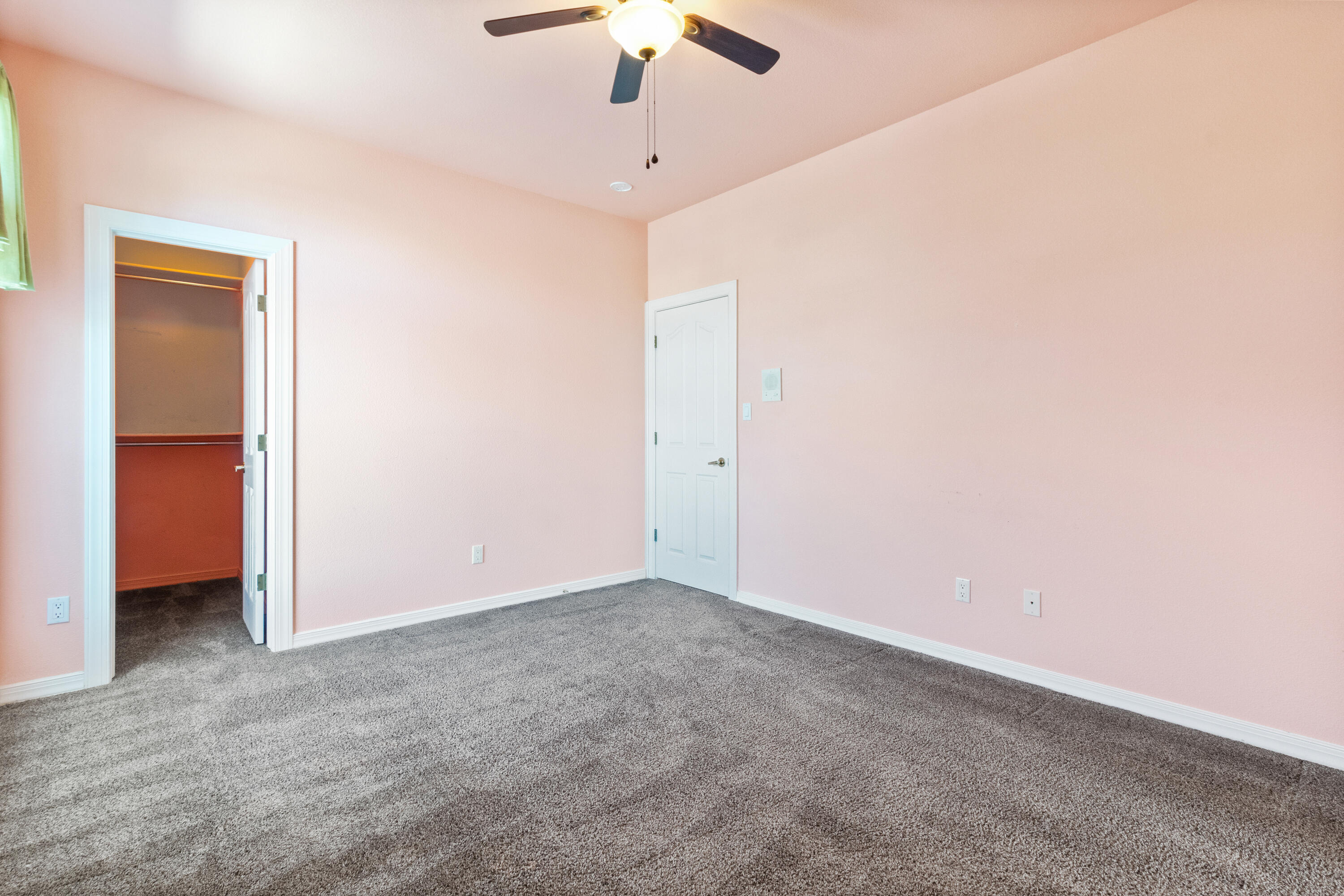 7720 Venice Avenue NE