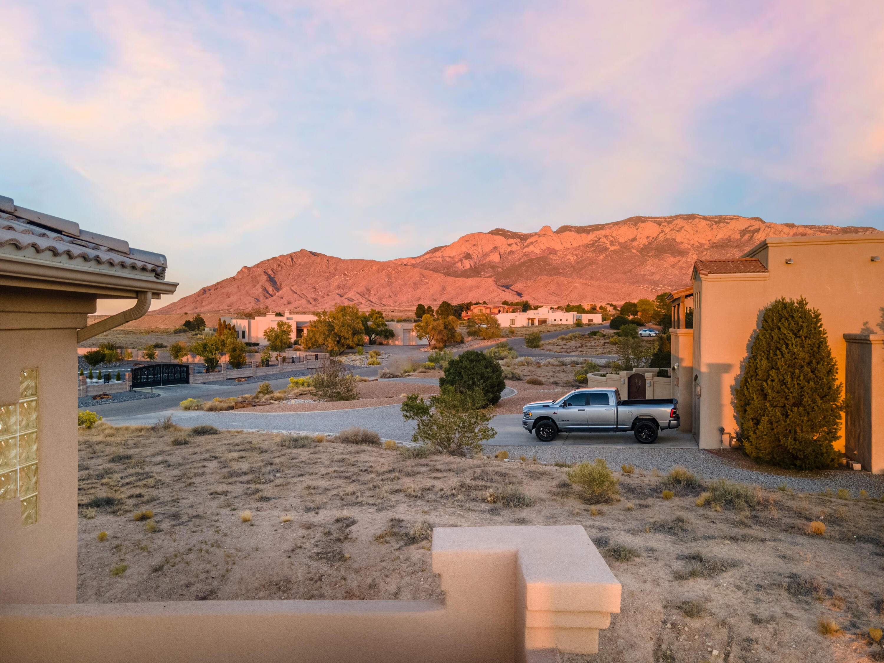 7720 Venice Avenue NE