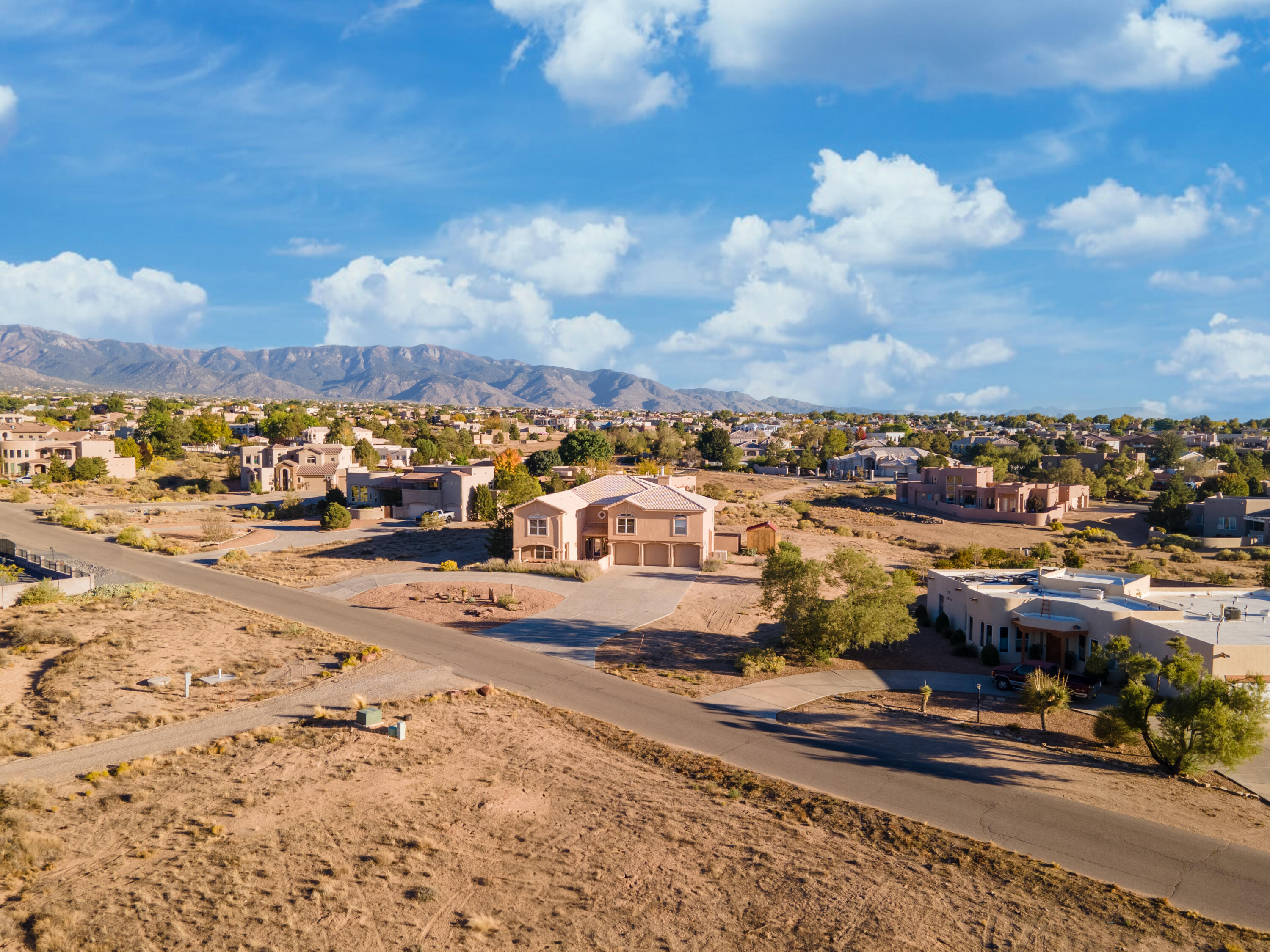 7720 Venice Avenue NE