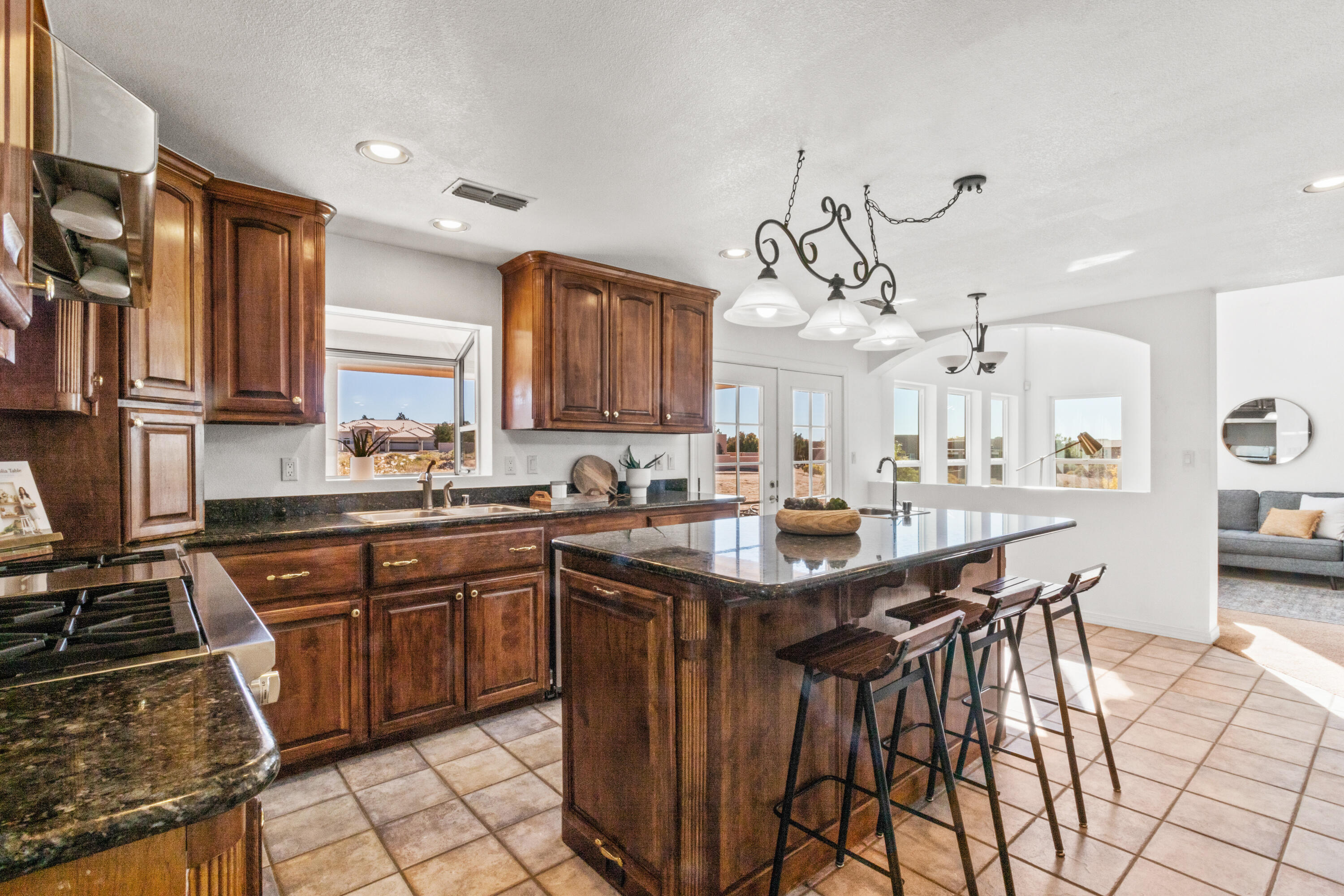 7720 Venice Avenue NE