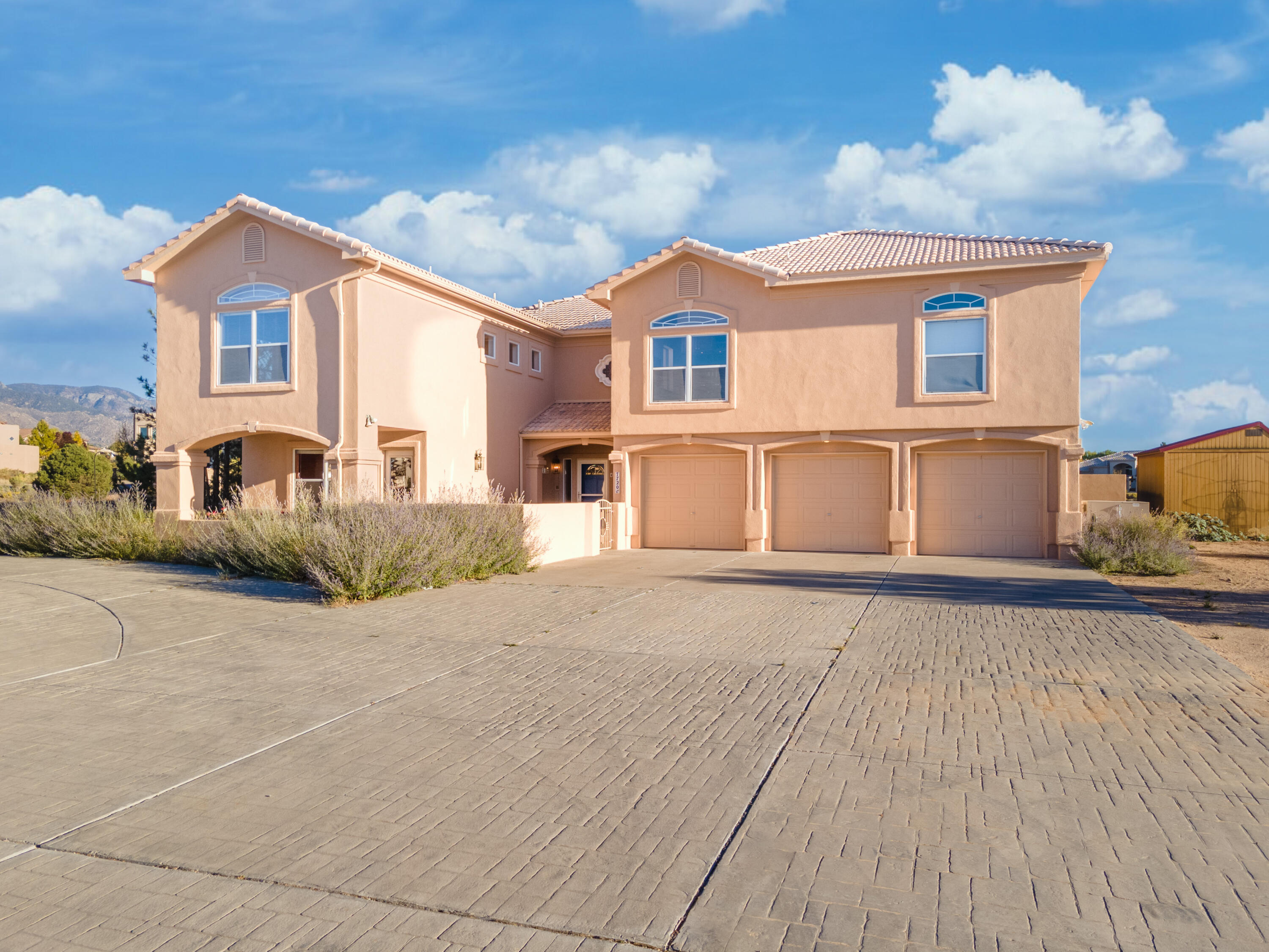 7720 Venice Avenue NE