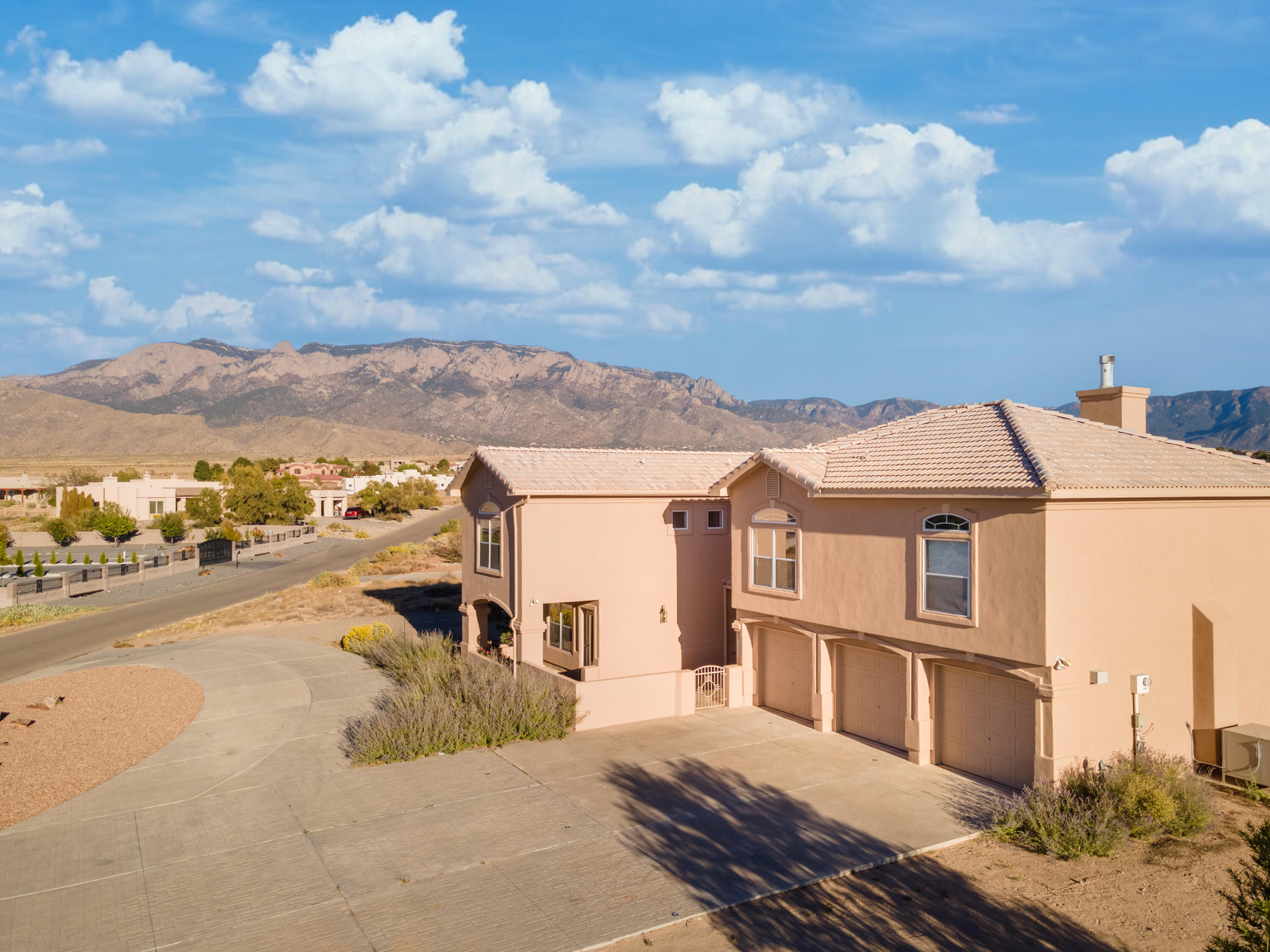 7720 Venice Avenue NE