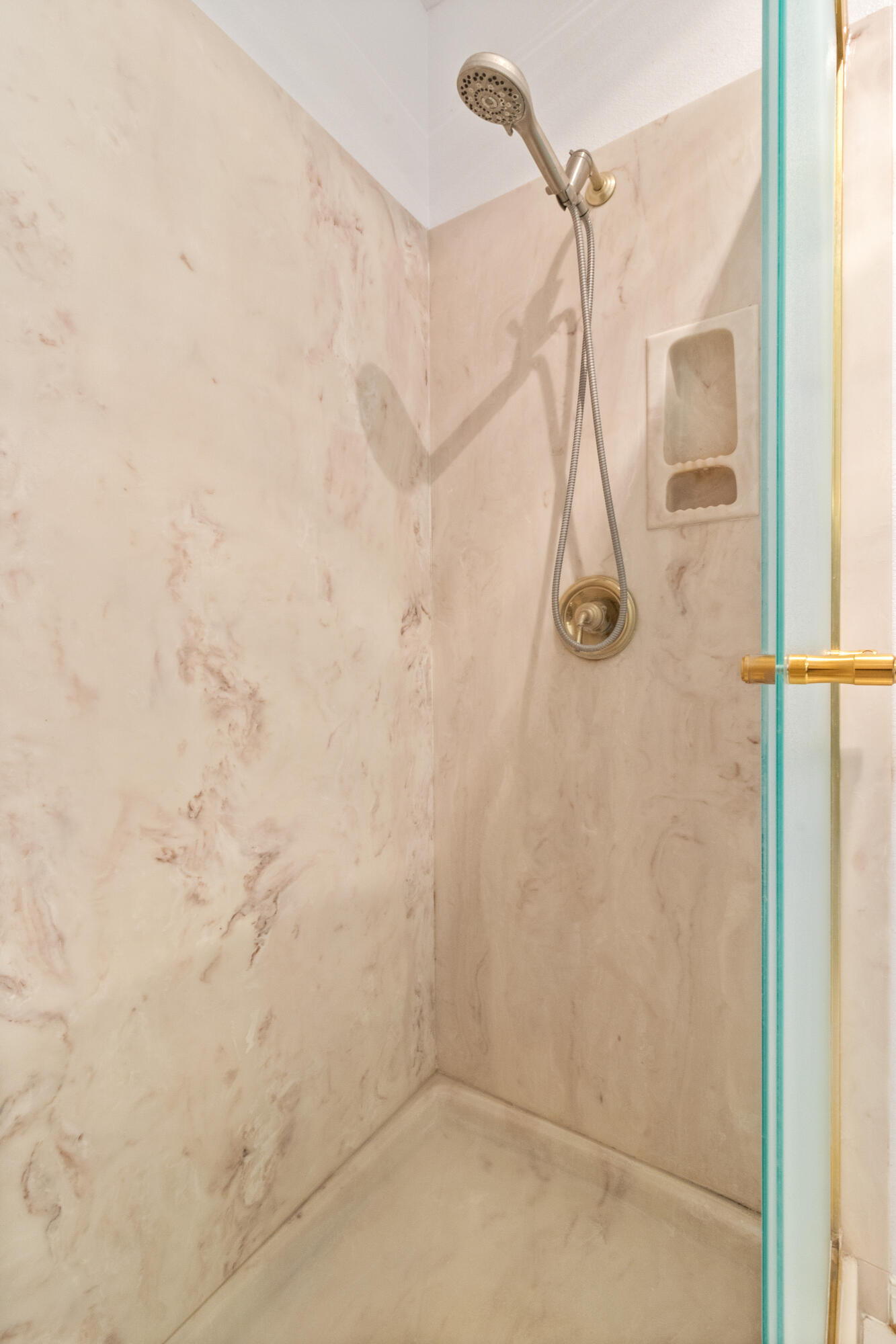 7720 Venice Avenue NE