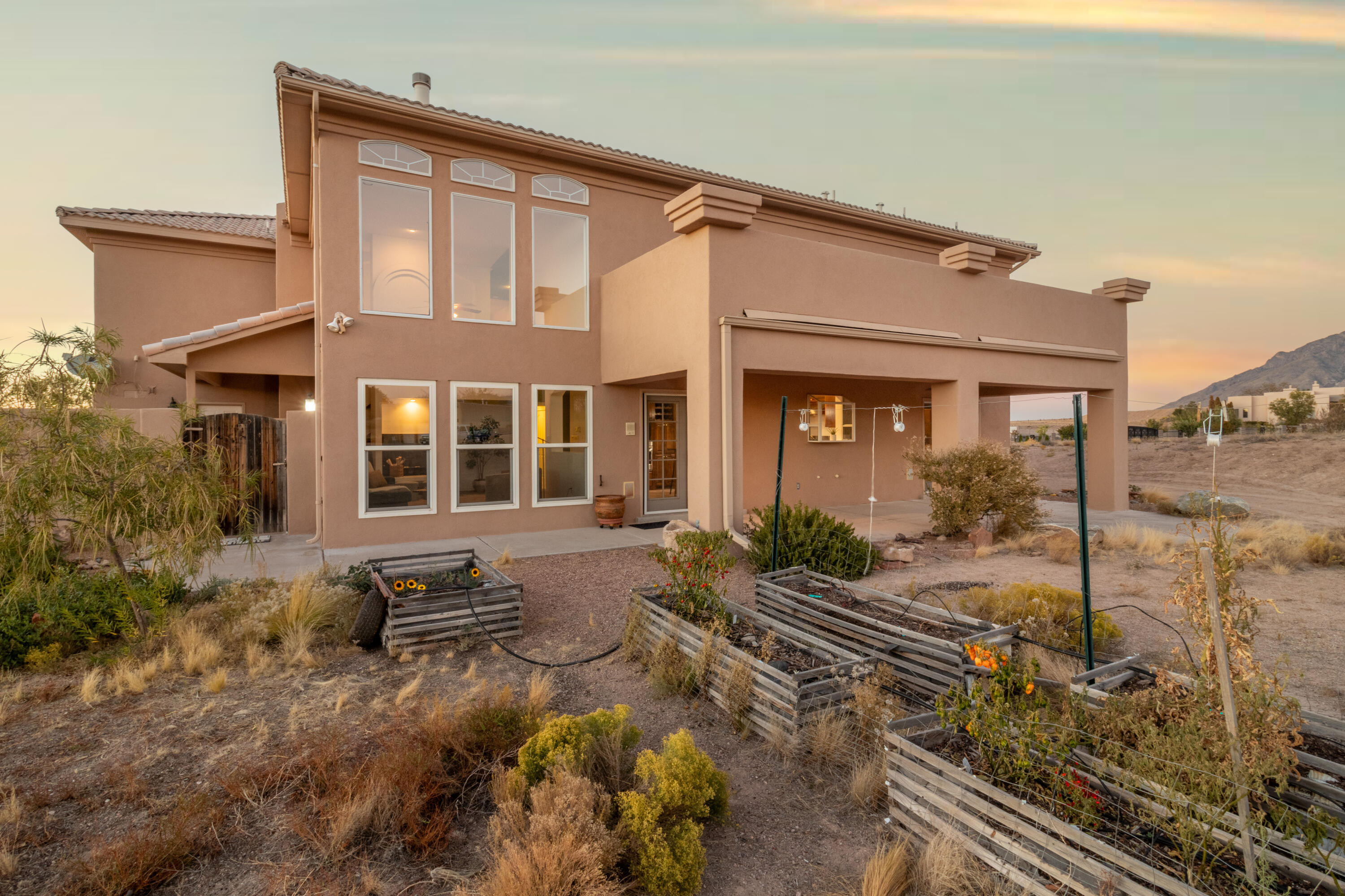 7720 Venice Avenue NE