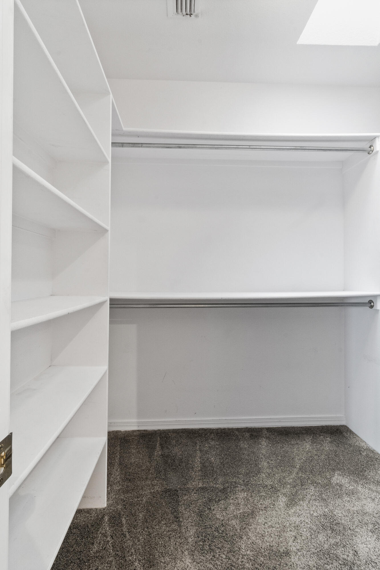 7720 Venice Avenue NE