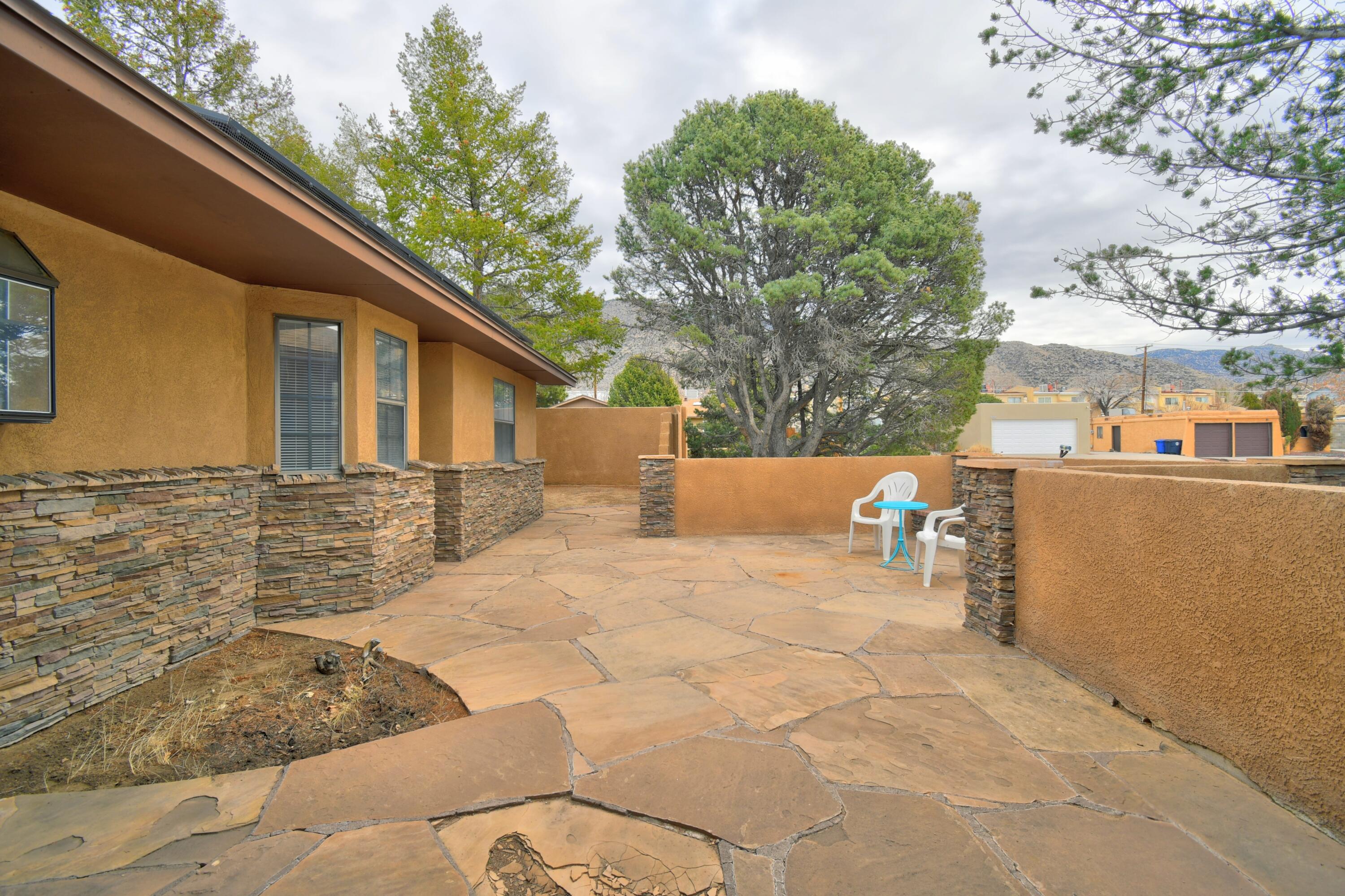 12341 Los Arboles Avenue NE