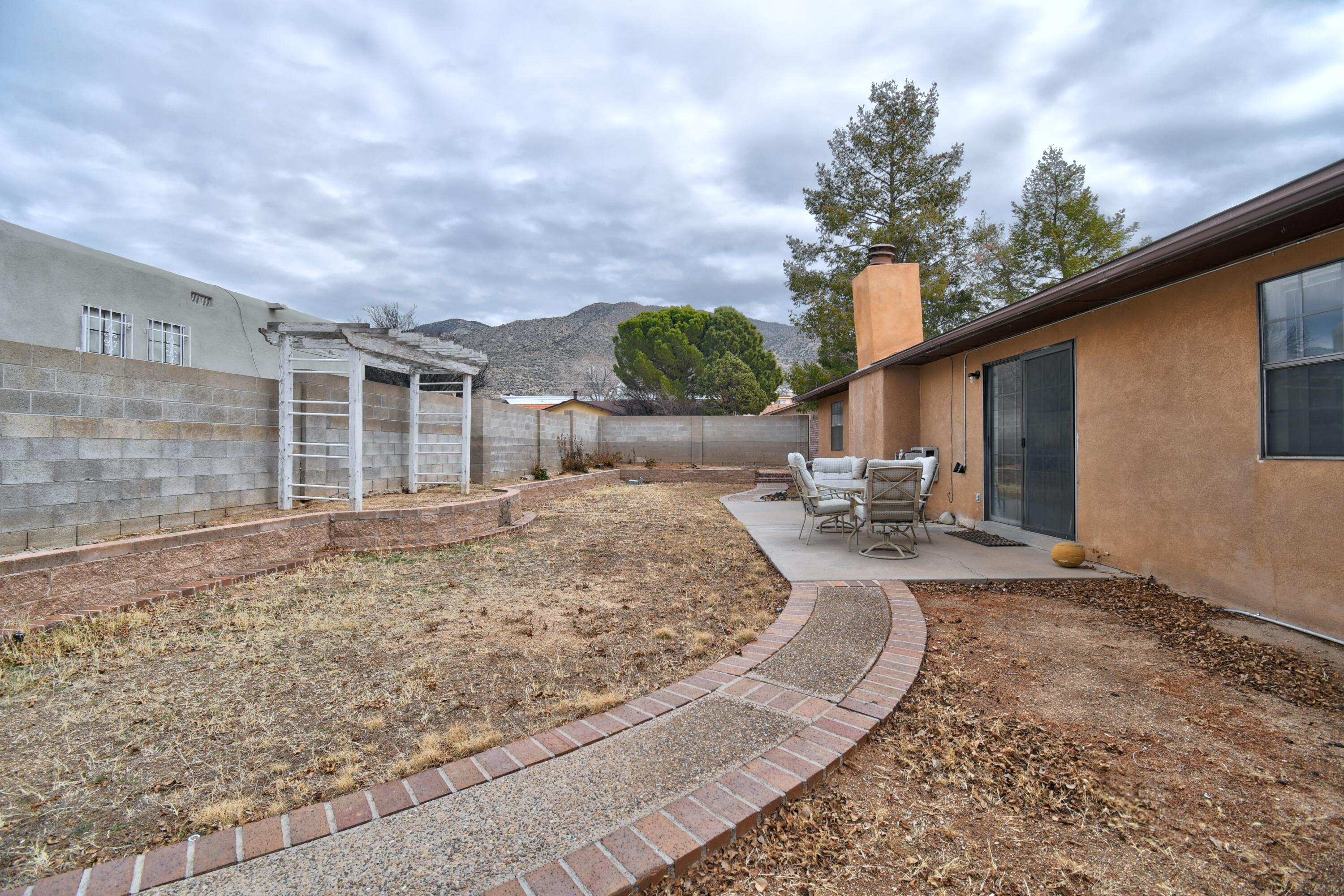 12341 Los Arboles Avenue NE