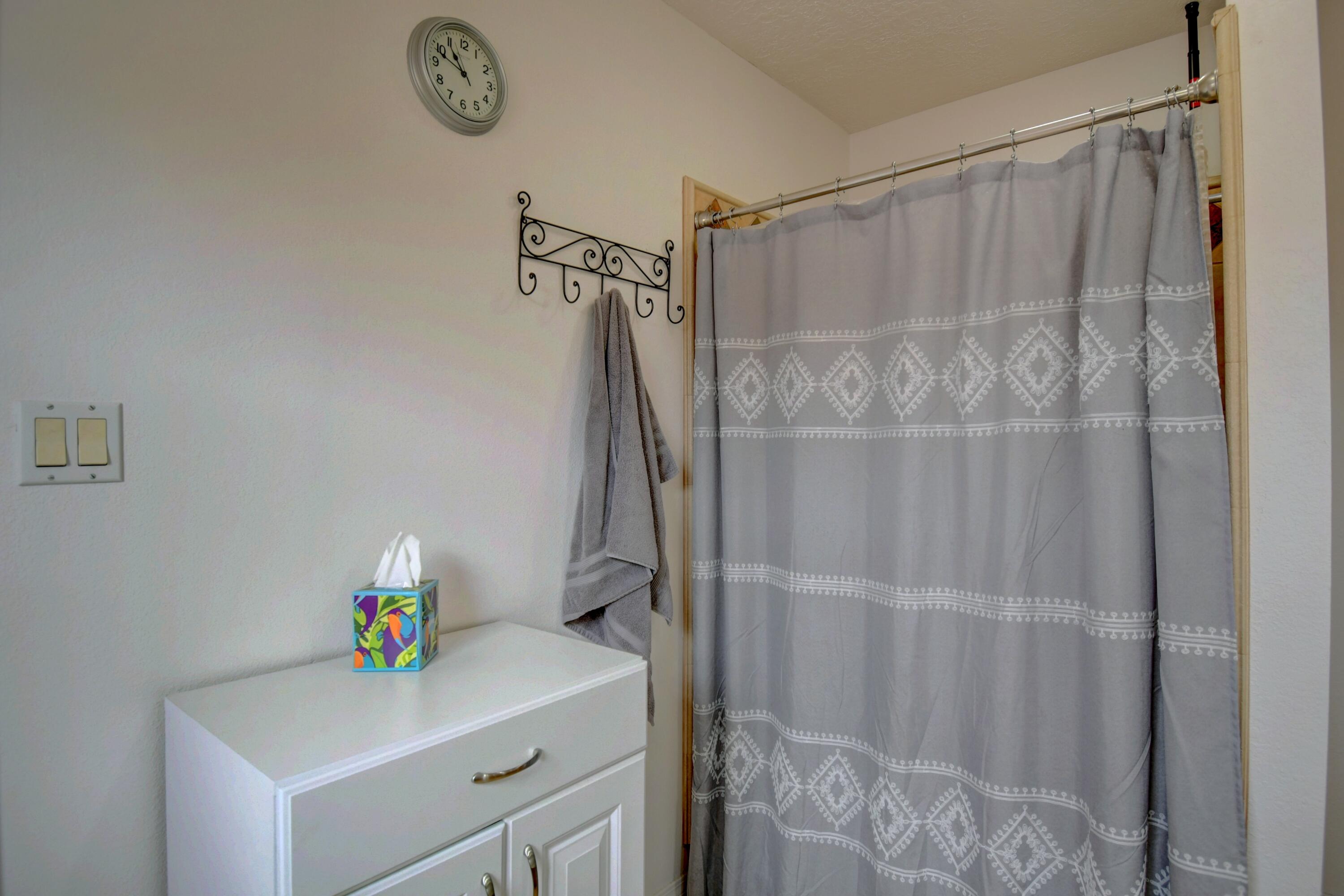 12341 Los Arboles Avenue NE