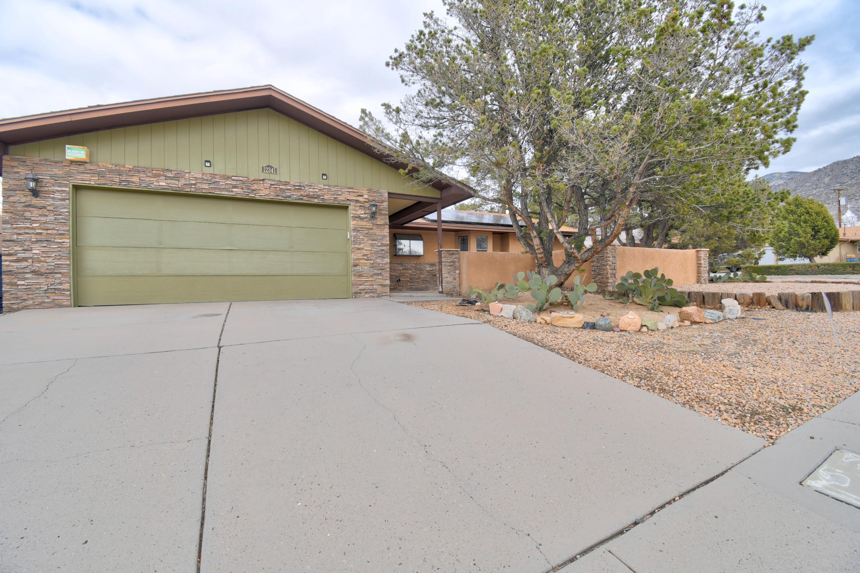 12341 Los Arboles Avenue NE