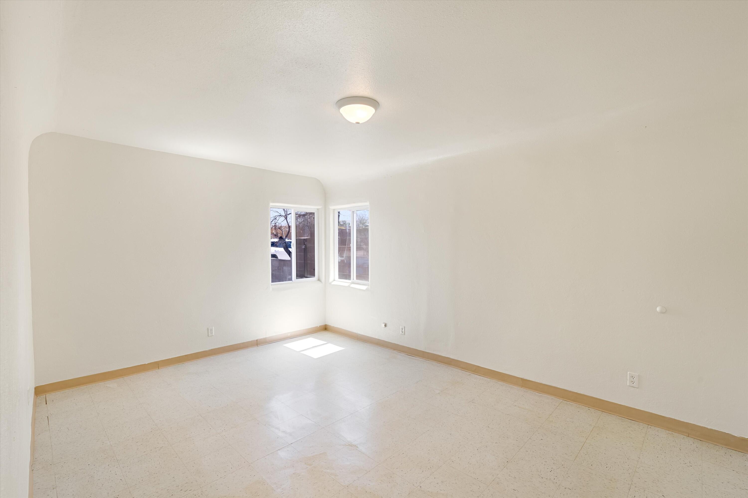 2923 Manzano Street NE