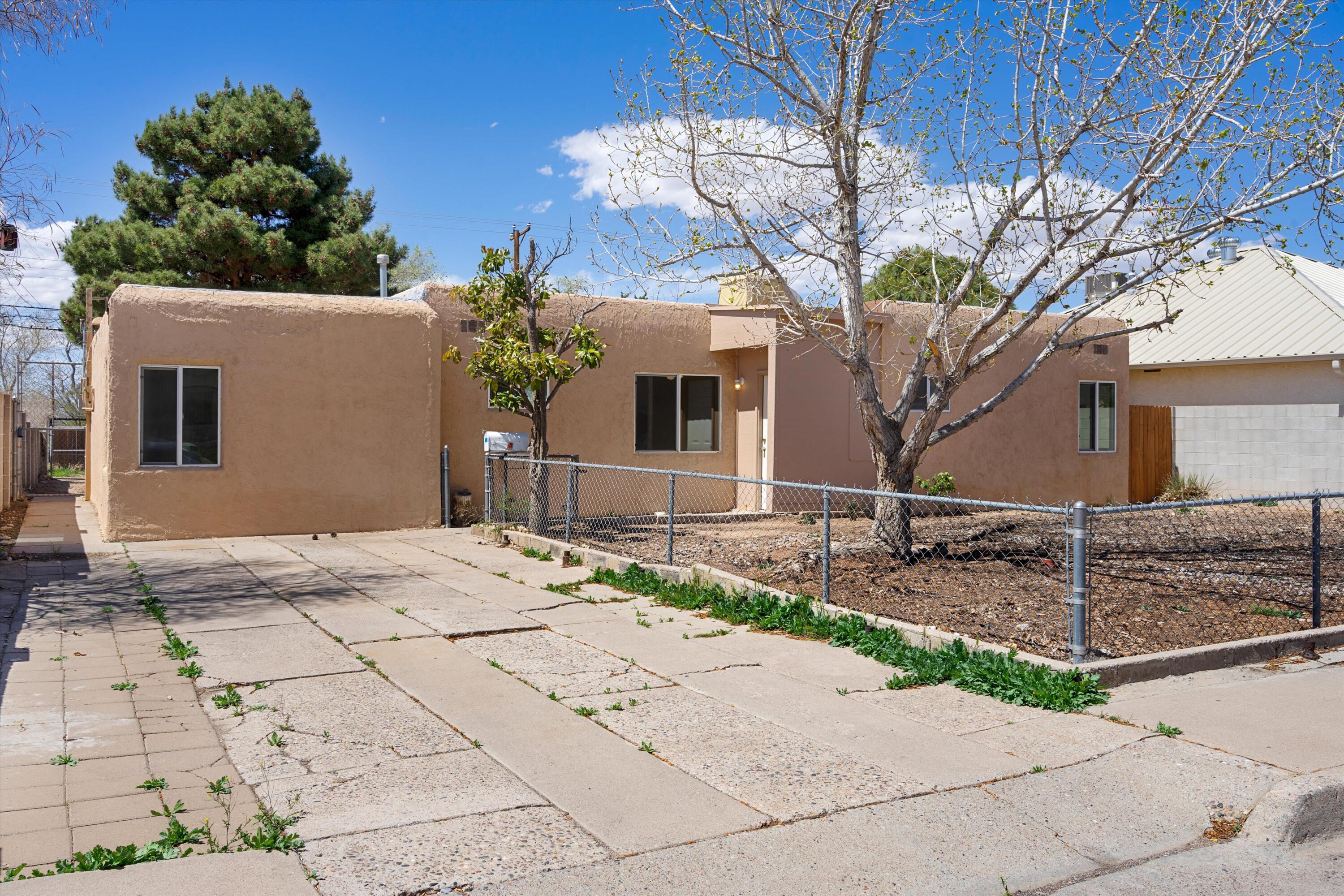 2923 Manzano Street NE