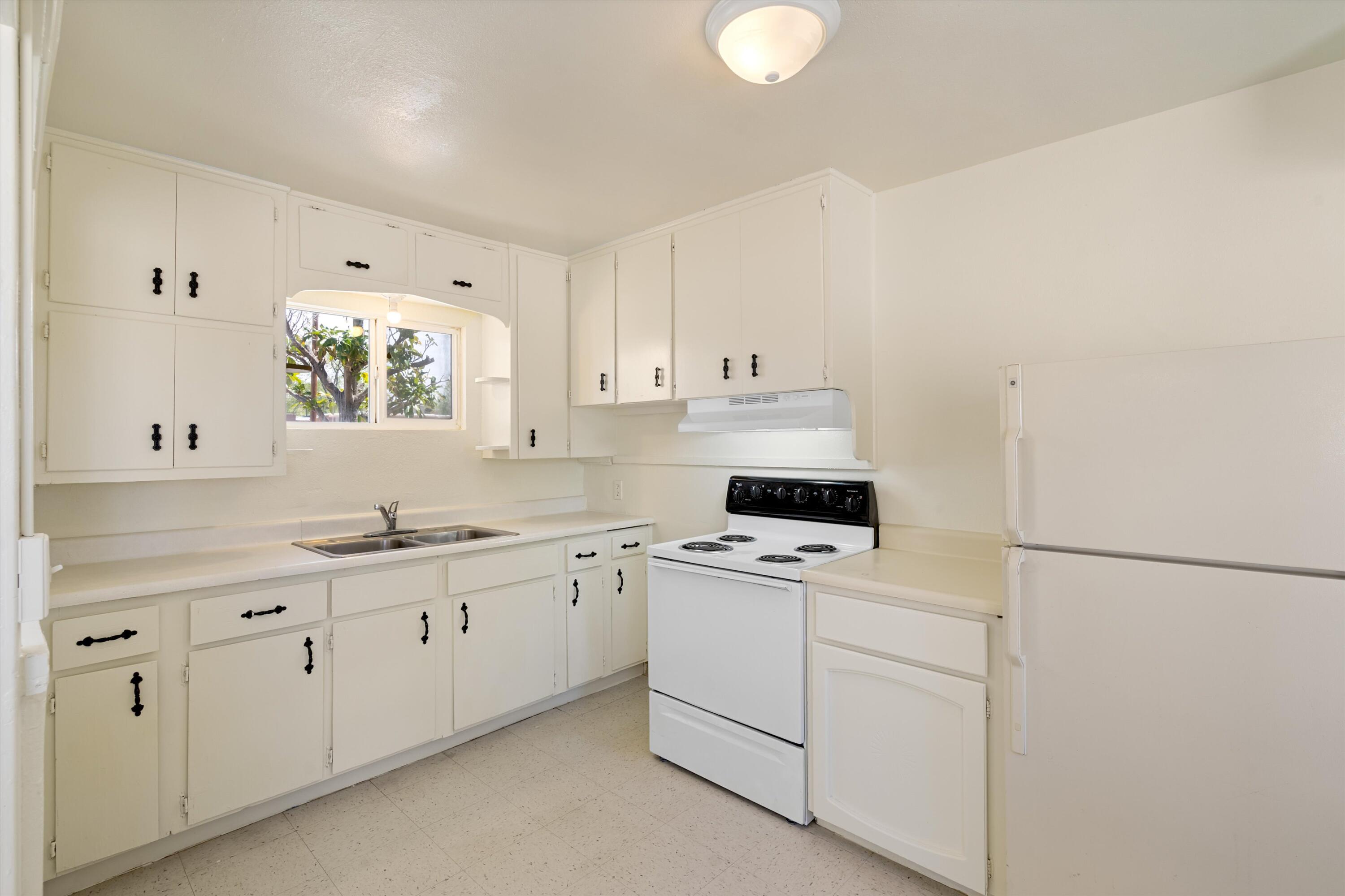 2923 Manzano Street NE