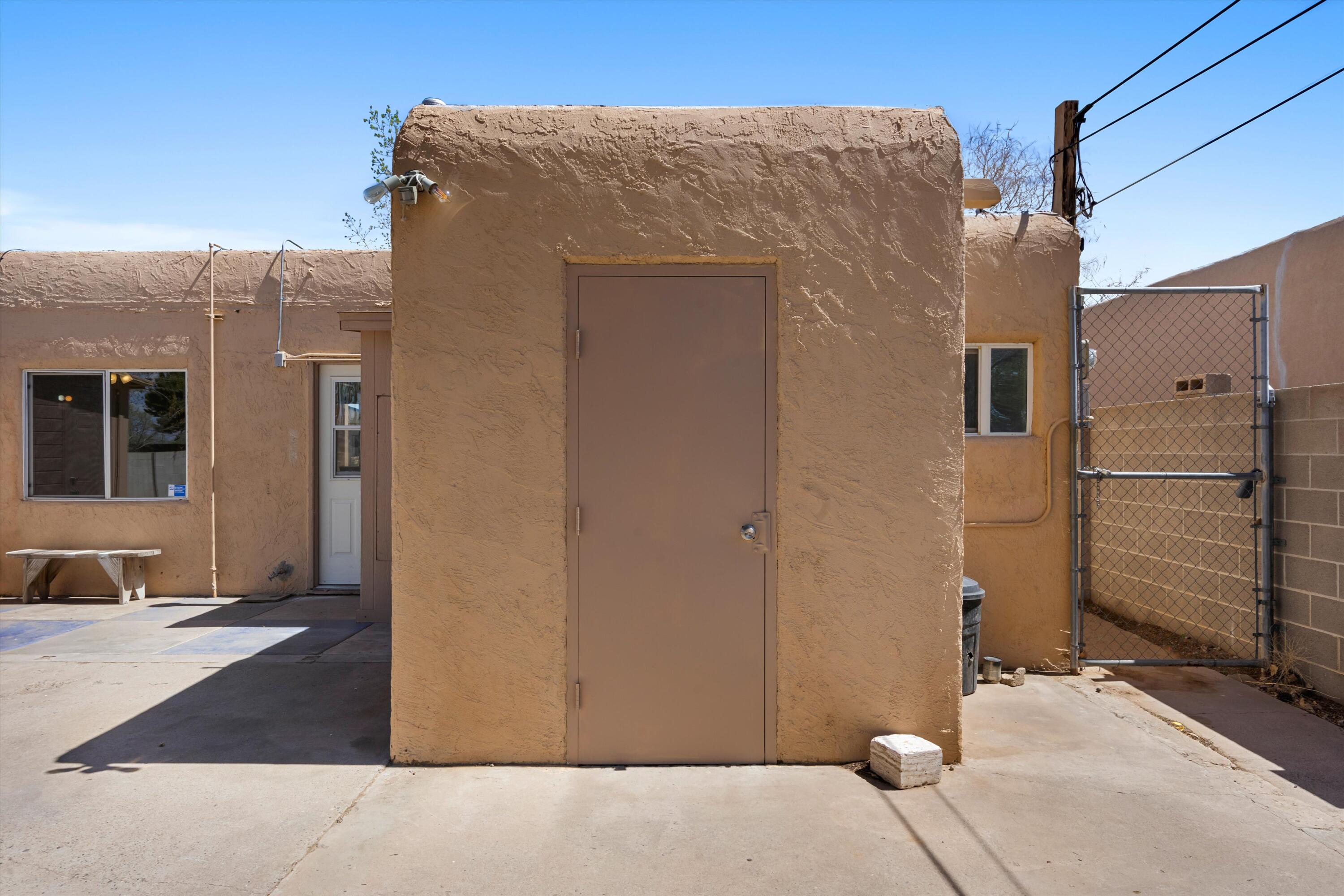 2923 Manzano Street NE