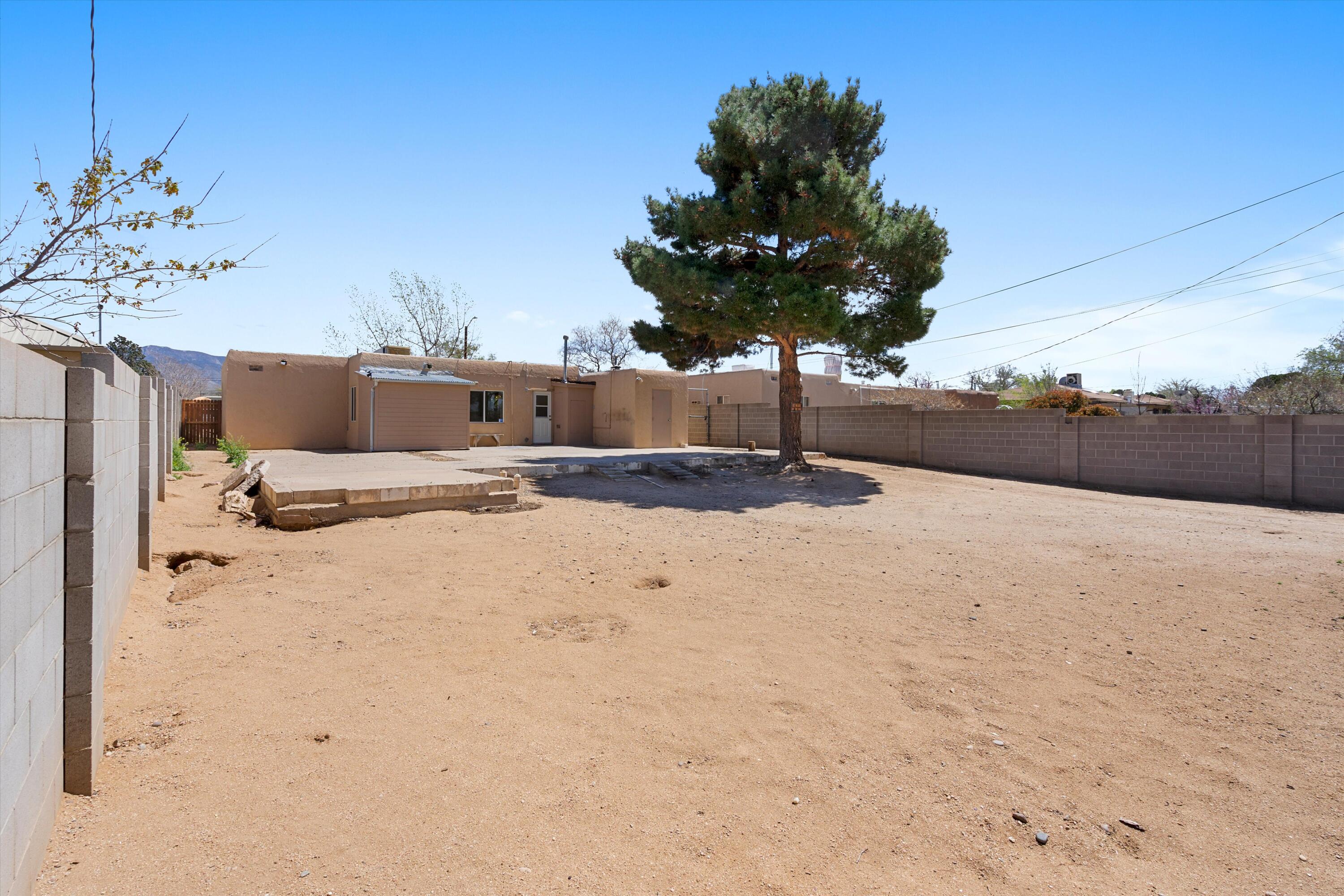 2923 Manzano Street NE