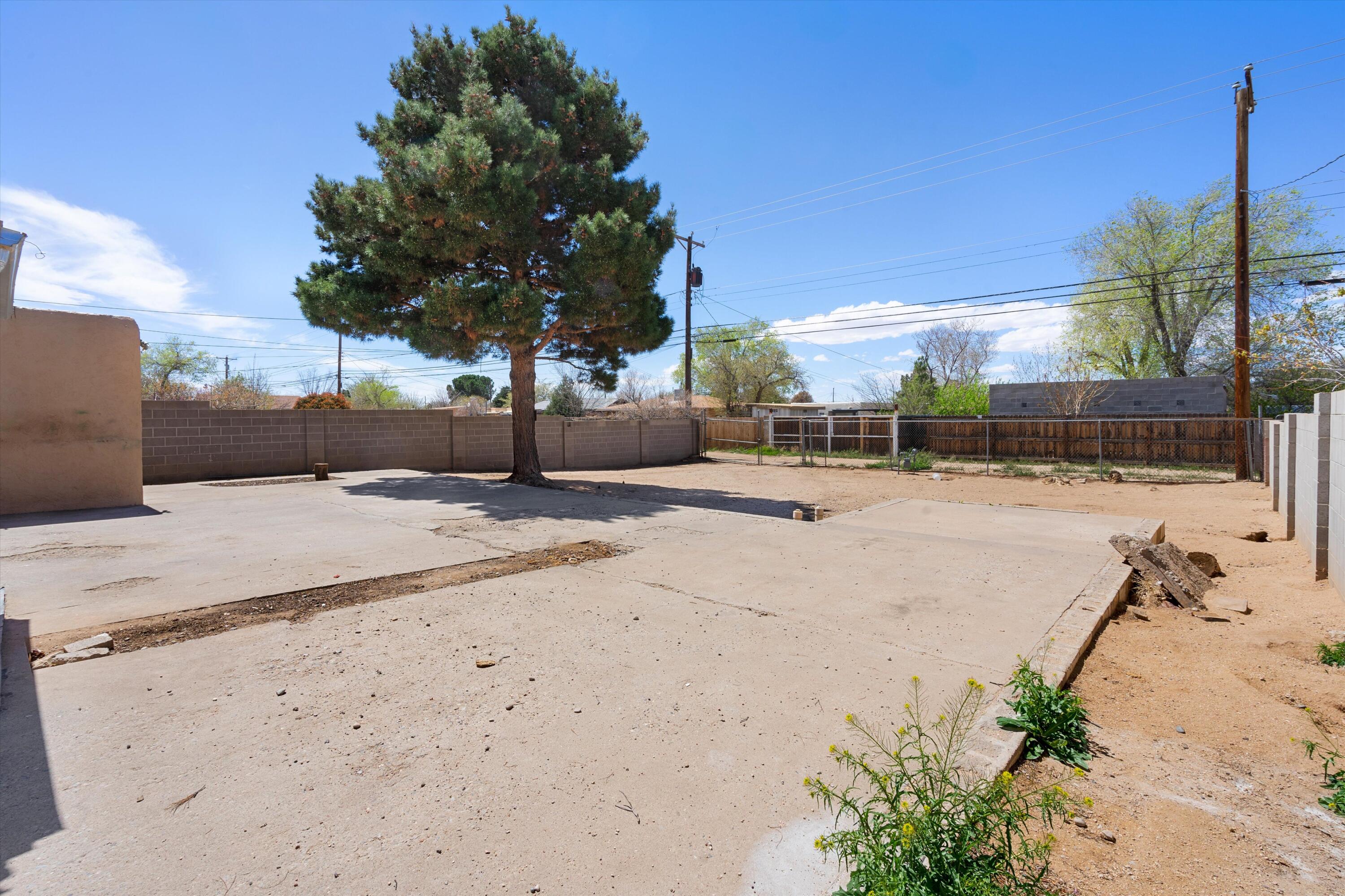 2923 Manzano Street NE