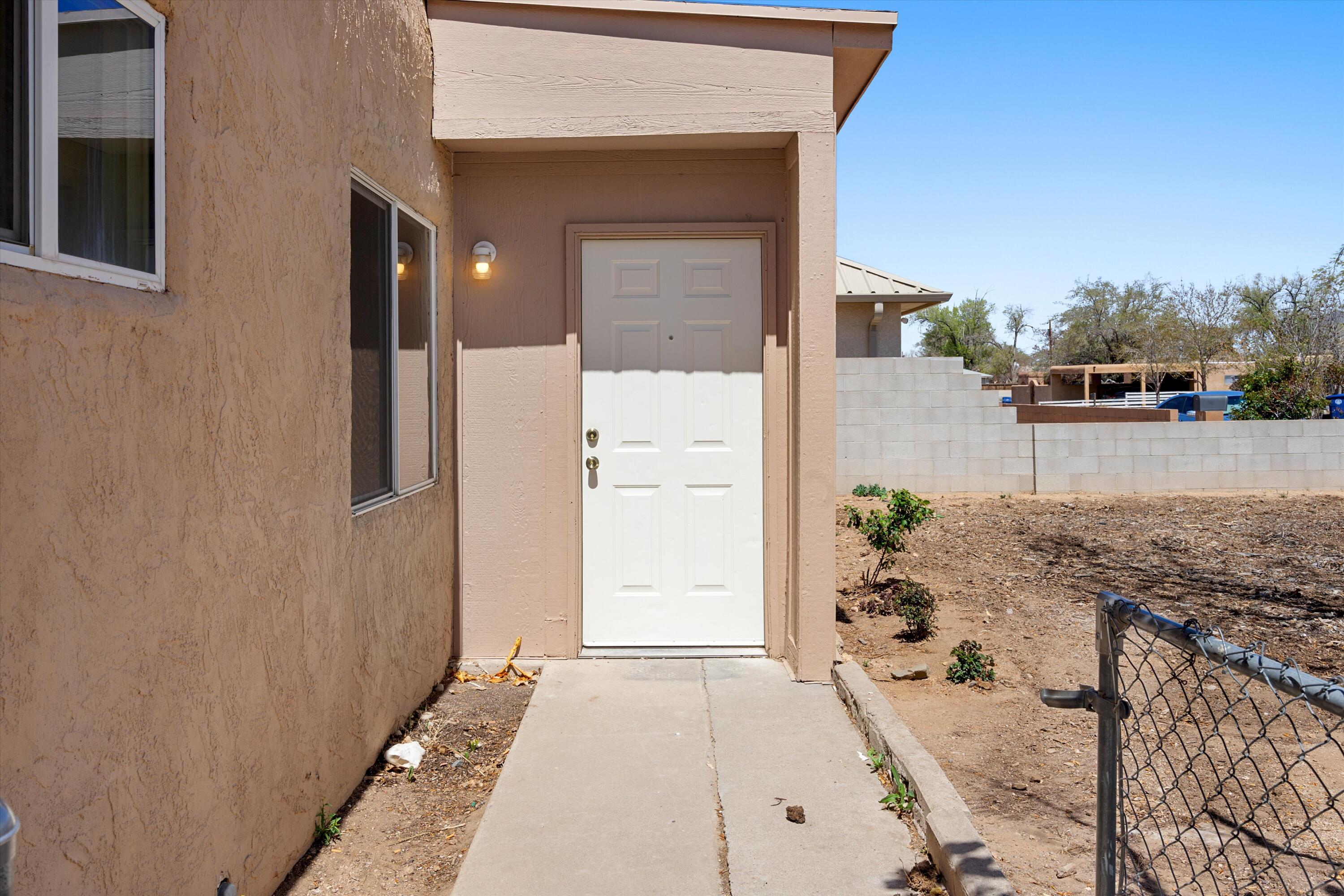 2923 Manzano Street NE