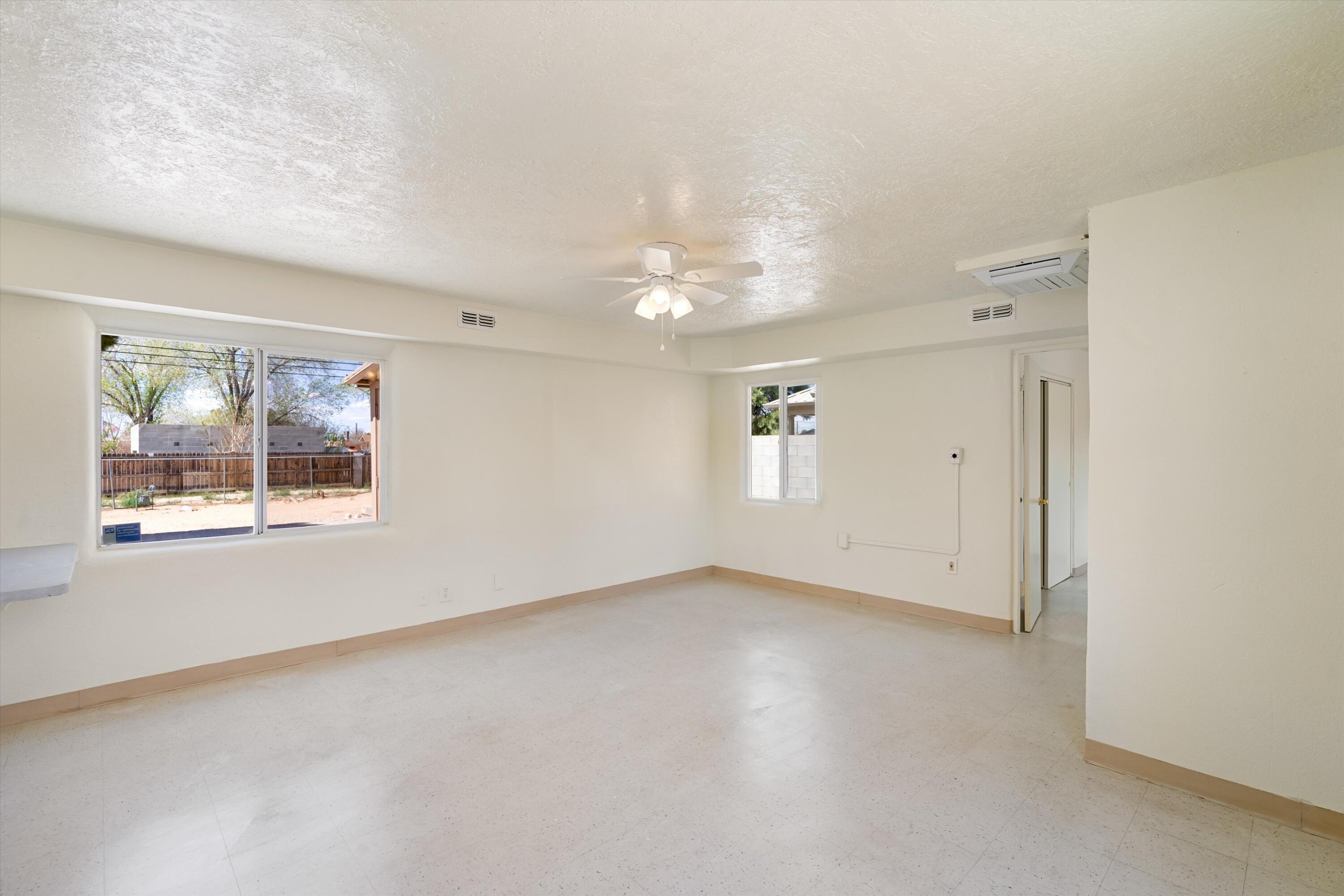 2923 Manzano Street NE