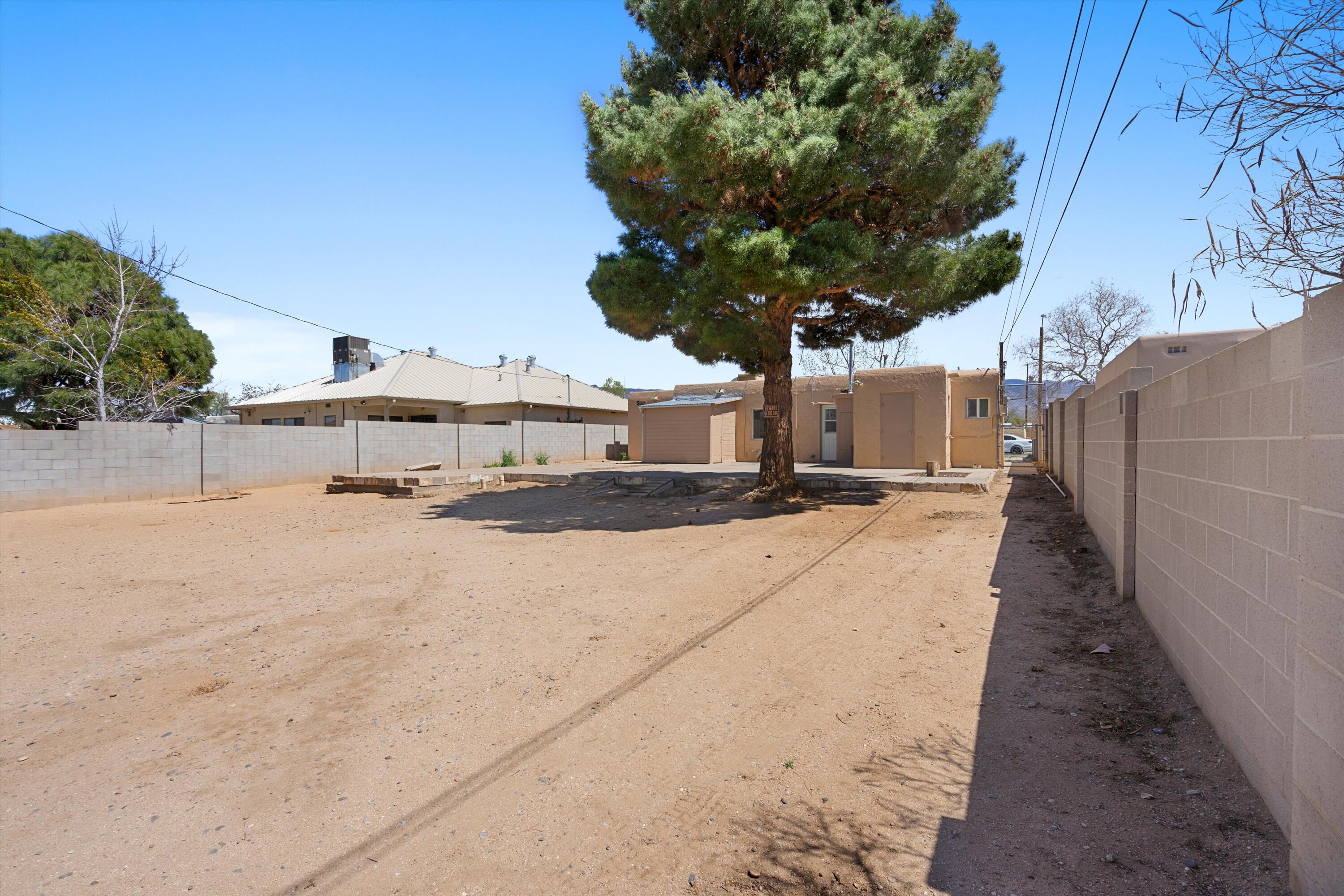 2923 Manzano Street NE