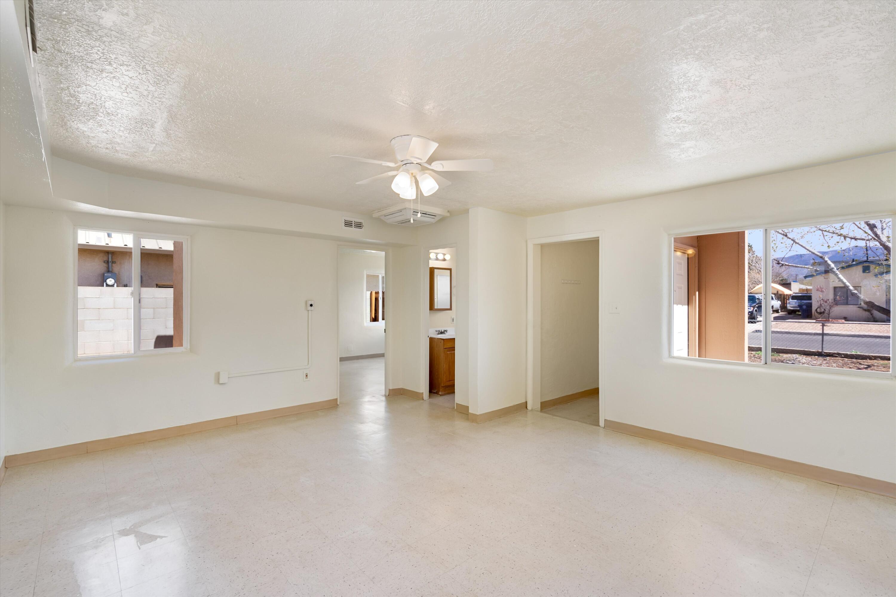 2923 Manzano Street NE